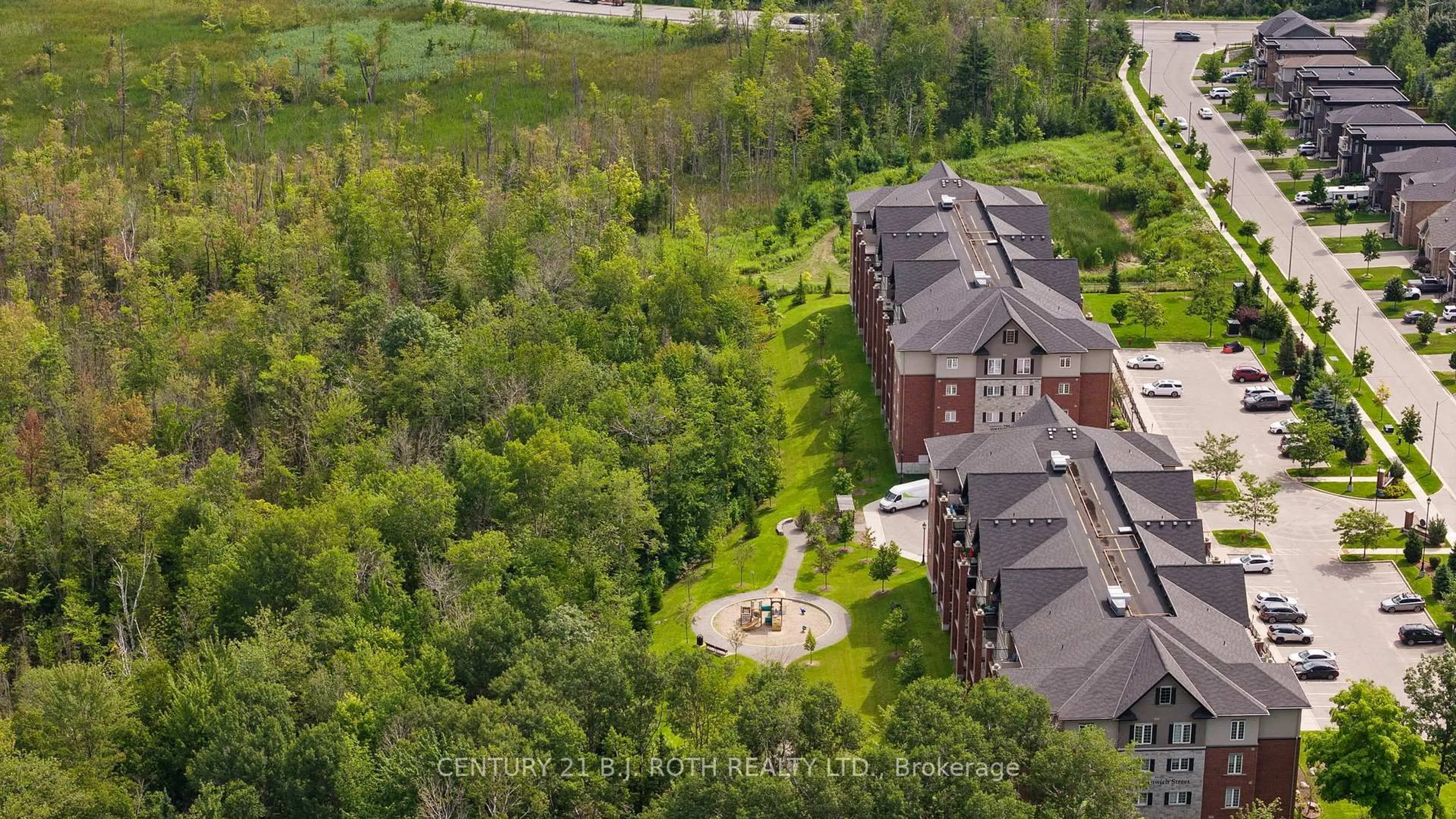 A pic from outside/outdoor area/front of a property/back of a property/a pic from drone, unknown for 5 GREENWICH St #304, Barrie Ontario L4N 7Y8