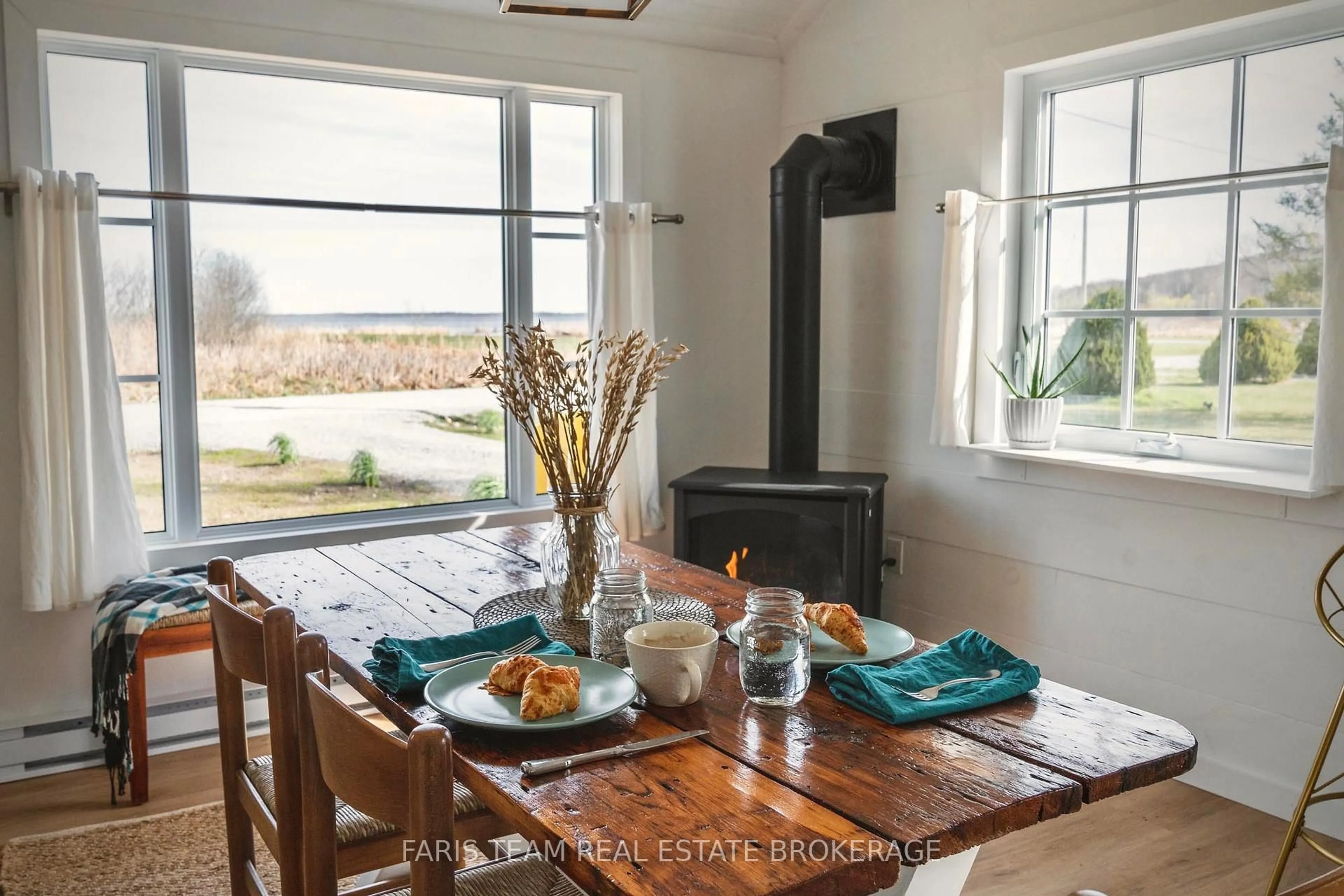 Dining room, unknown for 7 Delta Dr, Tay Ontario L0K 2C0