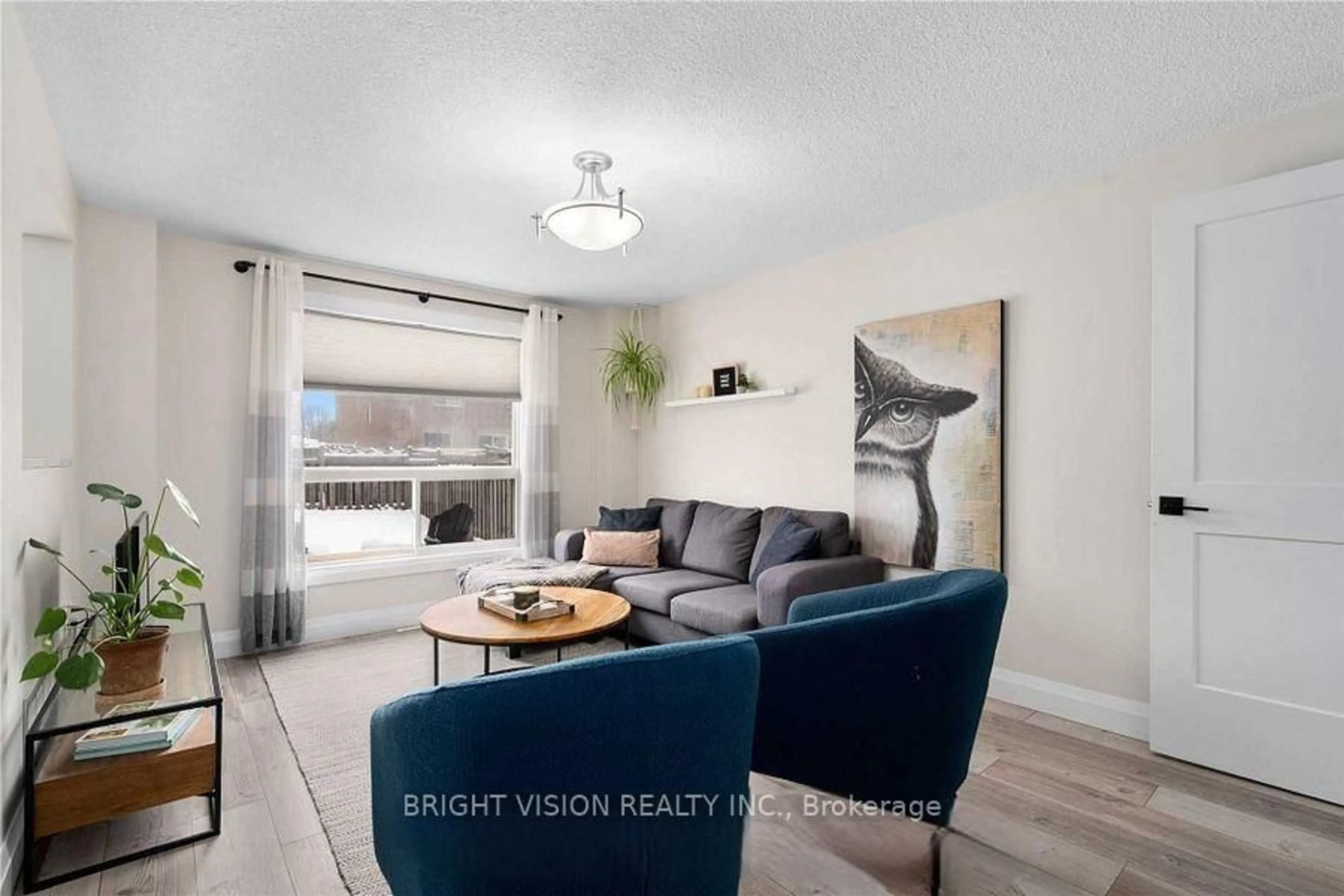 Living room with furniture, unknown for 75 Larkin Dr, Barrie Ontario L4M 7B3