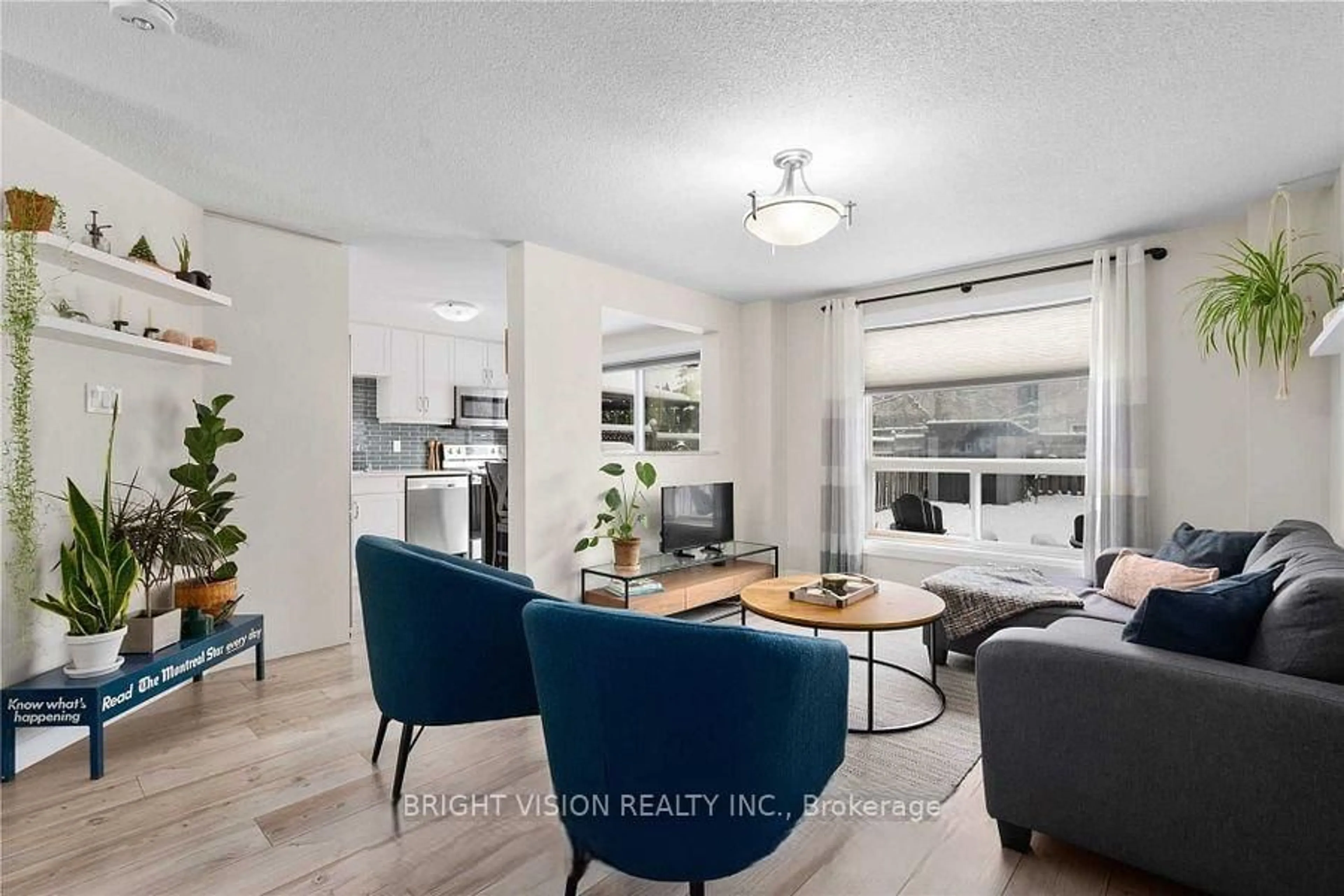 Living room with furniture, unknown for 75 Larkin Dr, Barrie Ontario L4M 7B3