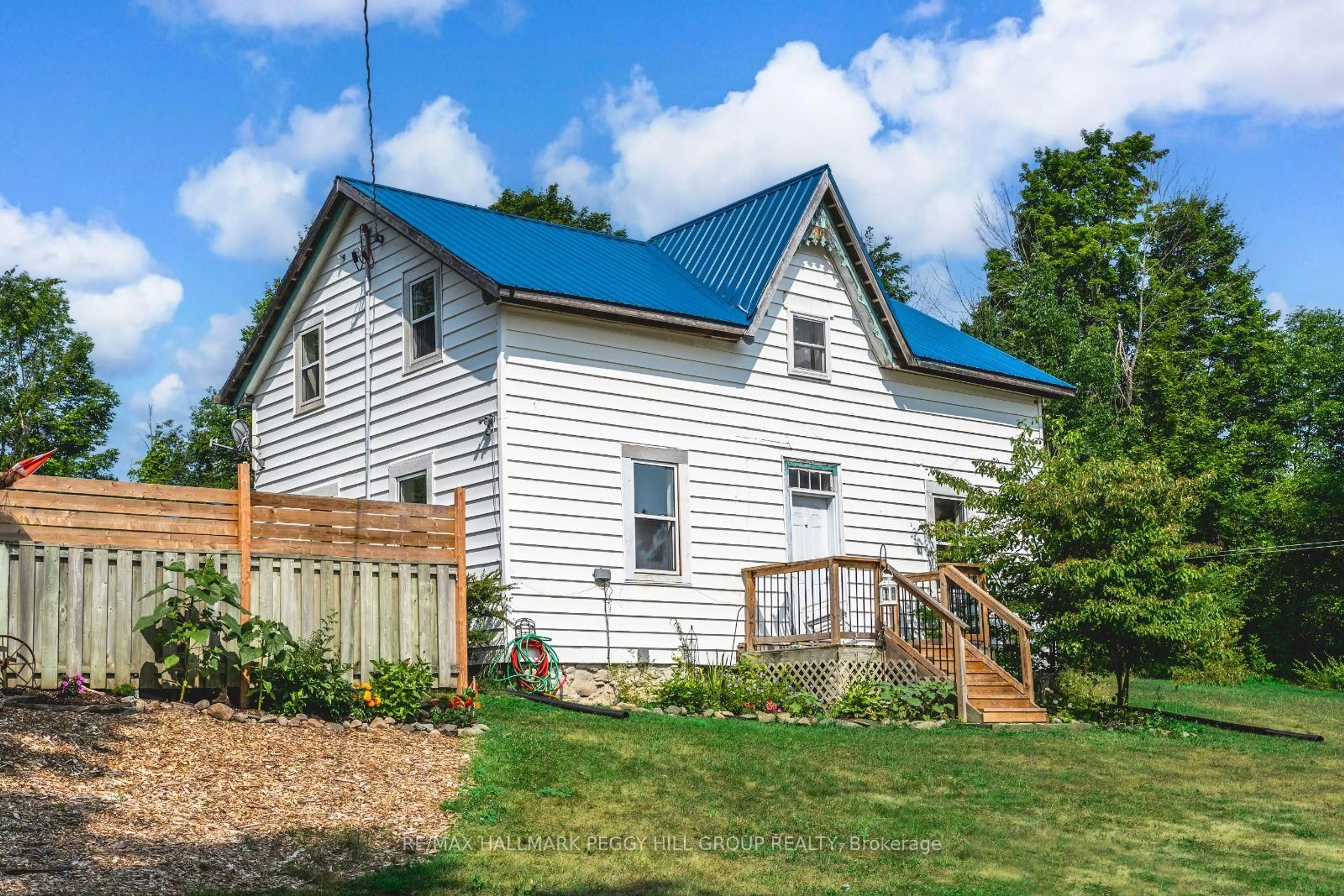 A pic from outside/outdoor area/front of a property/back of a property/a pic from drone, building for 4396 Penetanguishene Rd, Springwater Ontario L0L 1V0