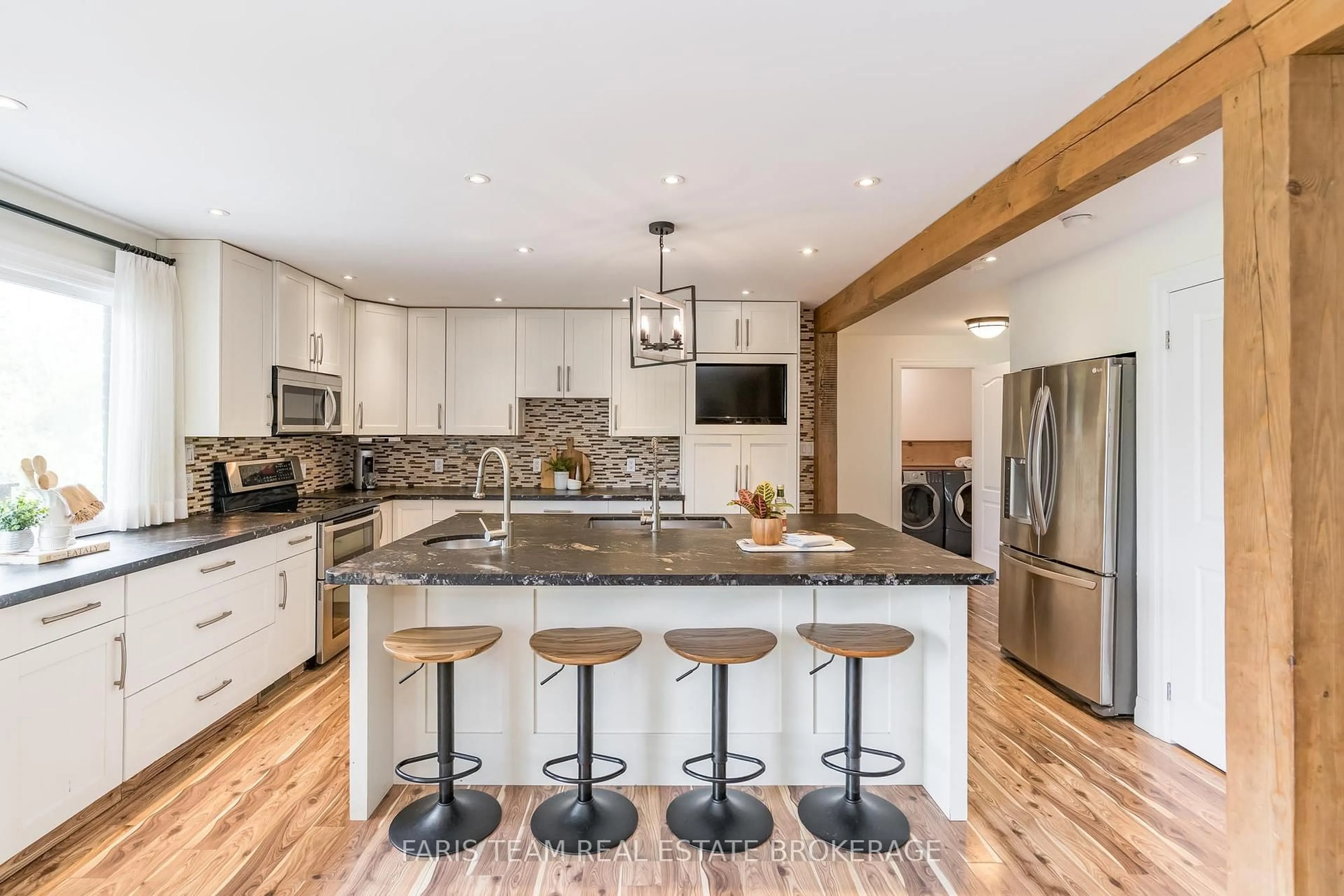 Contemporary kitchen, unknown for 1441 Hendrie Rd, Springwater Ontario L9X 0Y9