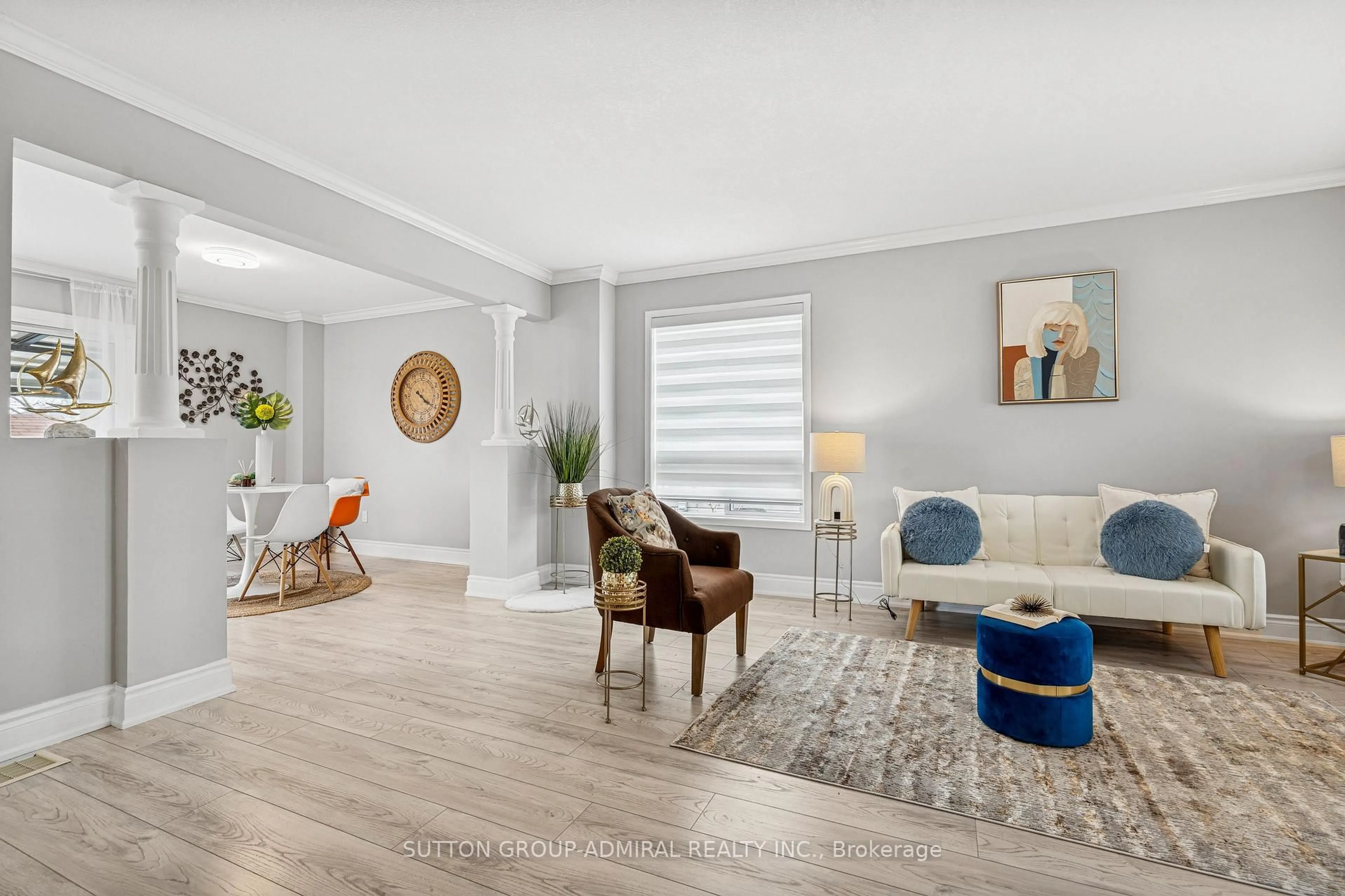 Living room with furniture, unknown for 39 CHURCHLAND Dr, Barrie Ontario L4N 8P9