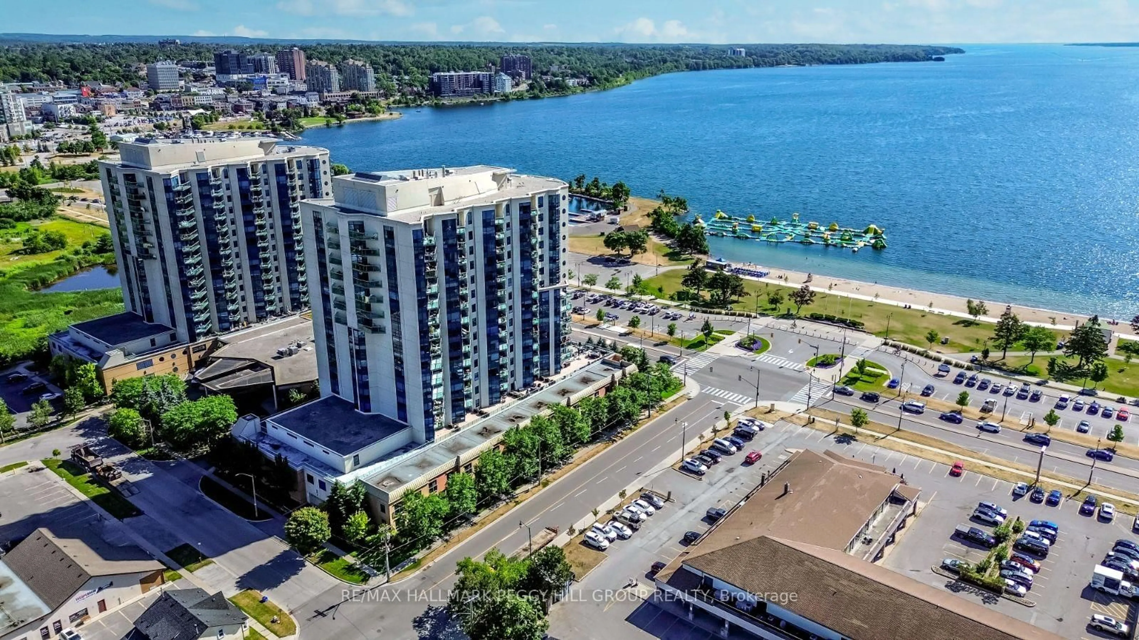 A pic from outside/outdoor area/front of a property/back of a property/a pic from drone, water/lake/river/ocean view for 6 Victoria St, Barrie Ontario L4N 6G2