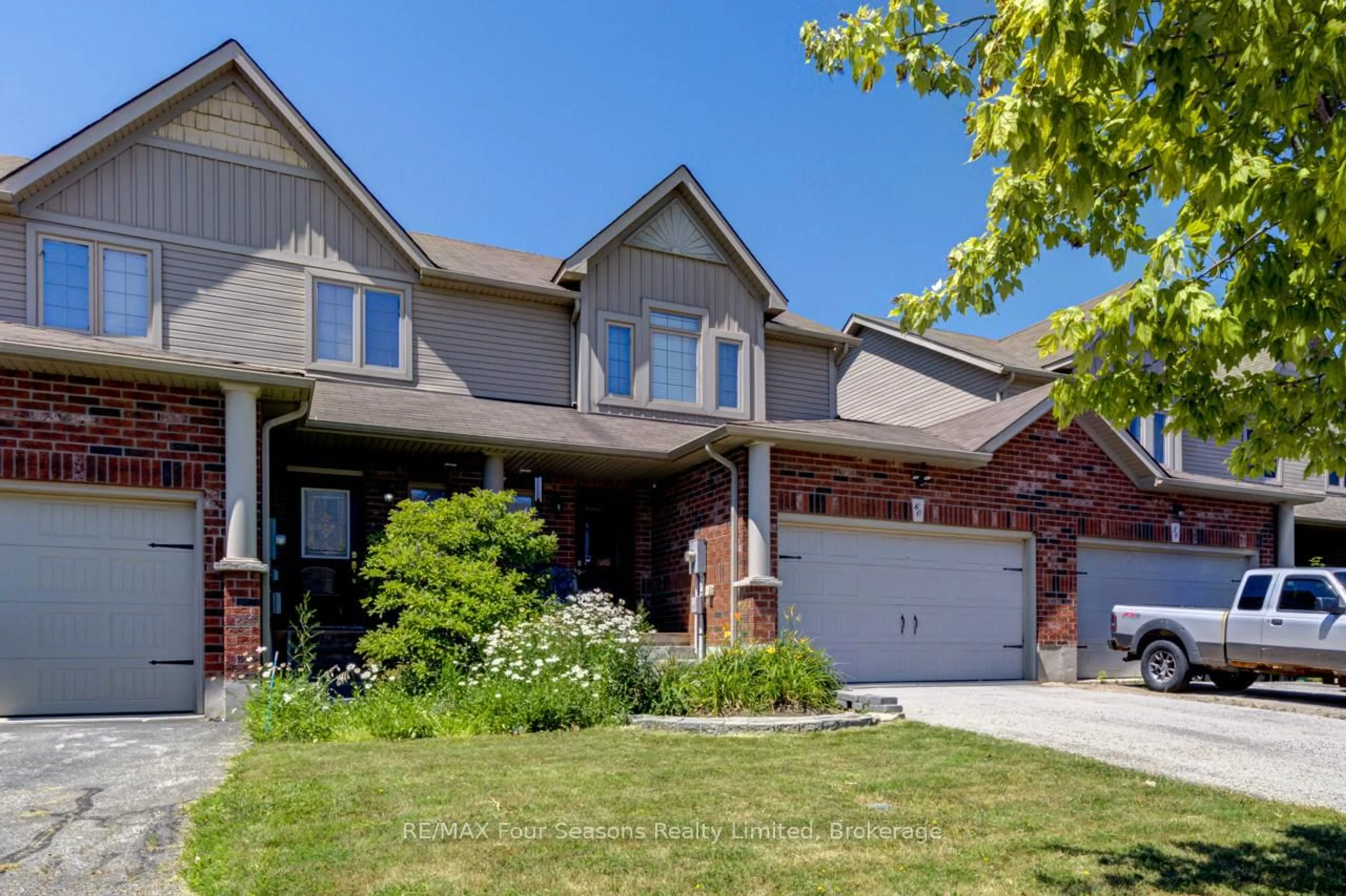 Home with brick exterior material, street for 60 Barr St, Collingwood Ontario L9Y 0E6
