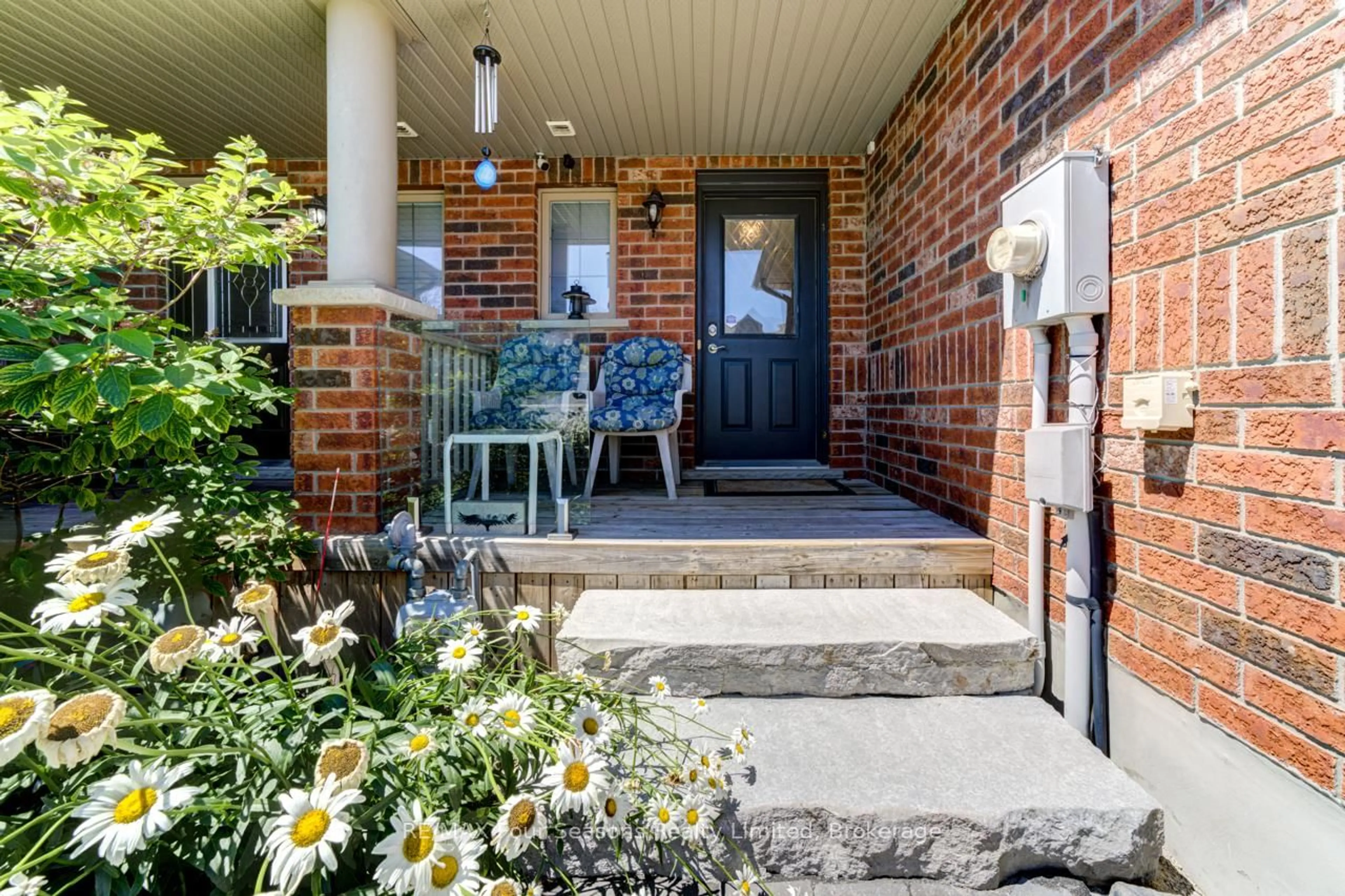 Home with brick exterior material, street for 60 Barr St, Collingwood Ontario L9Y 0E6