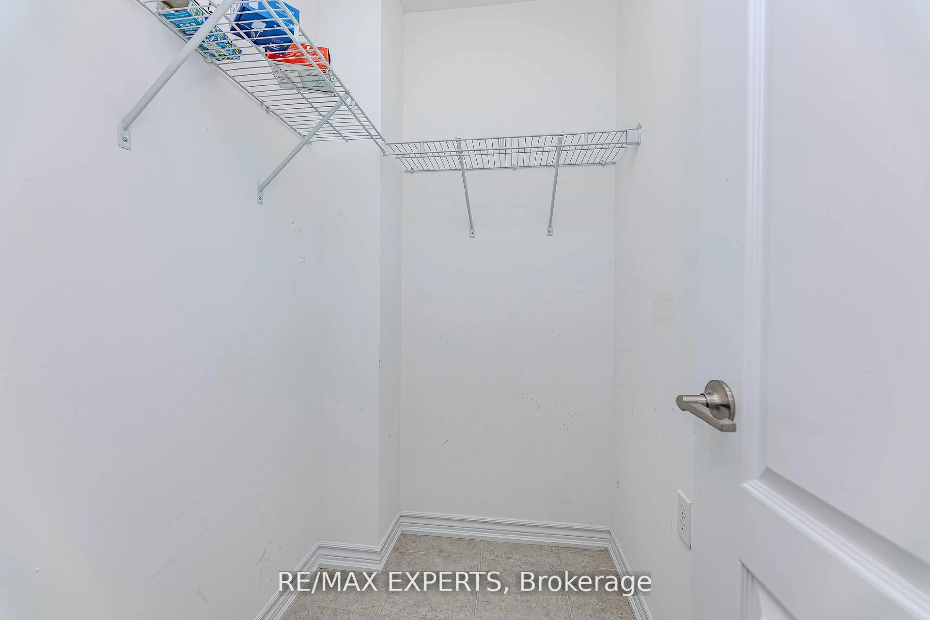 Unknown for 10 Brown Bear St, Barrie Ontario L9J 0H8
