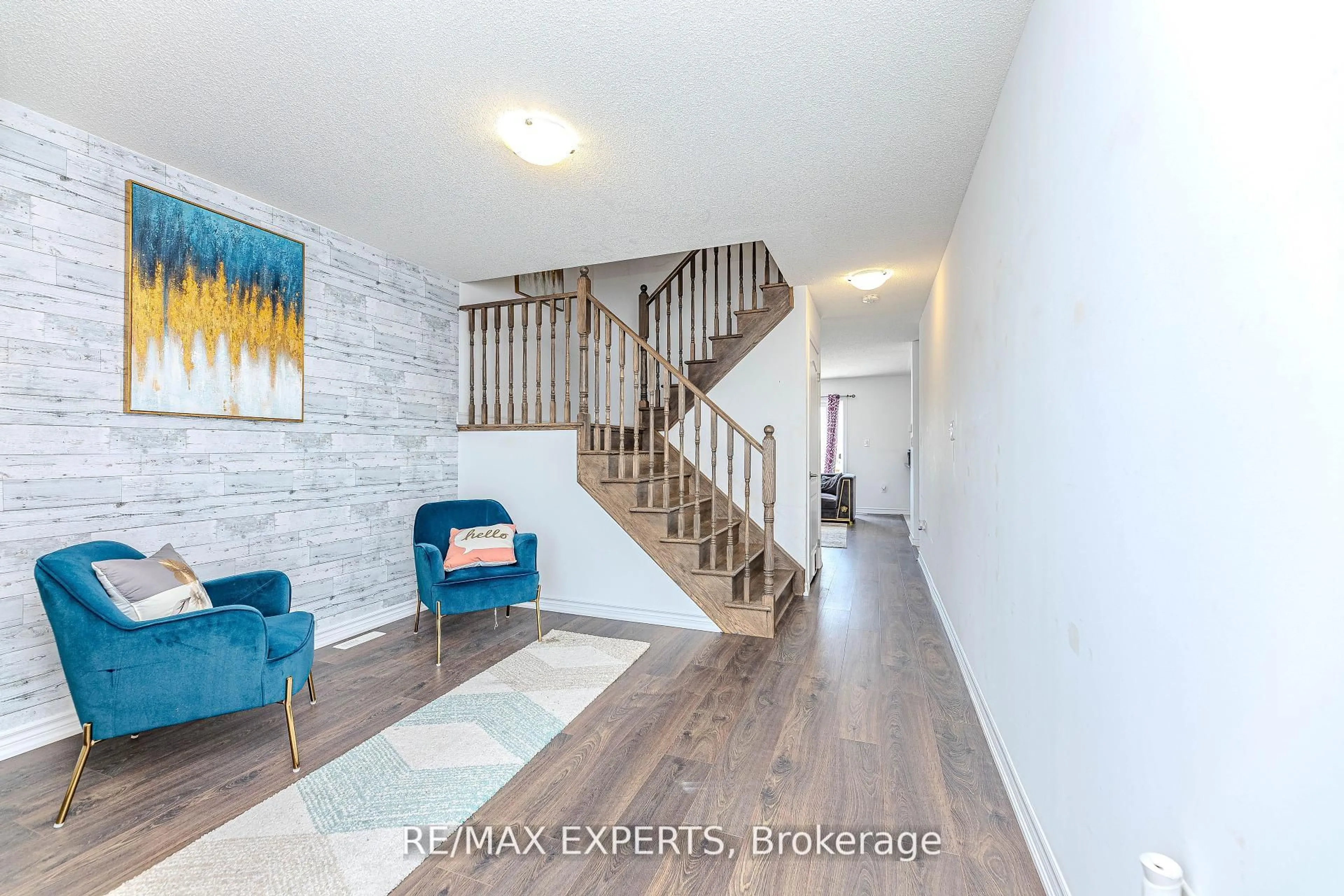 Indoor entryway for 10 Brown Bear St, Barrie Ontario L9J 0H8
