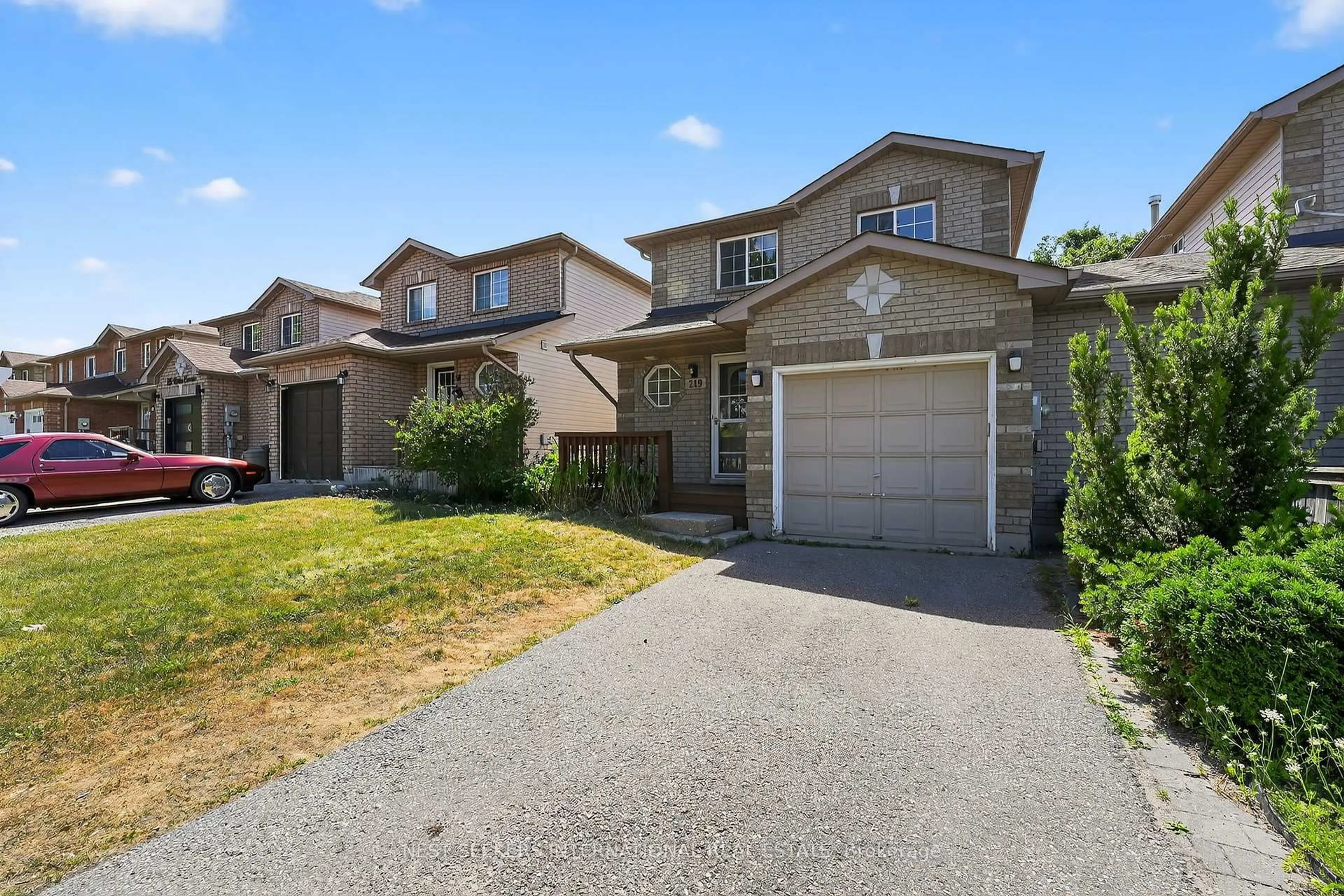 Unknown for 219 Nathan Cres, Barrie Ontario L4N 0S3