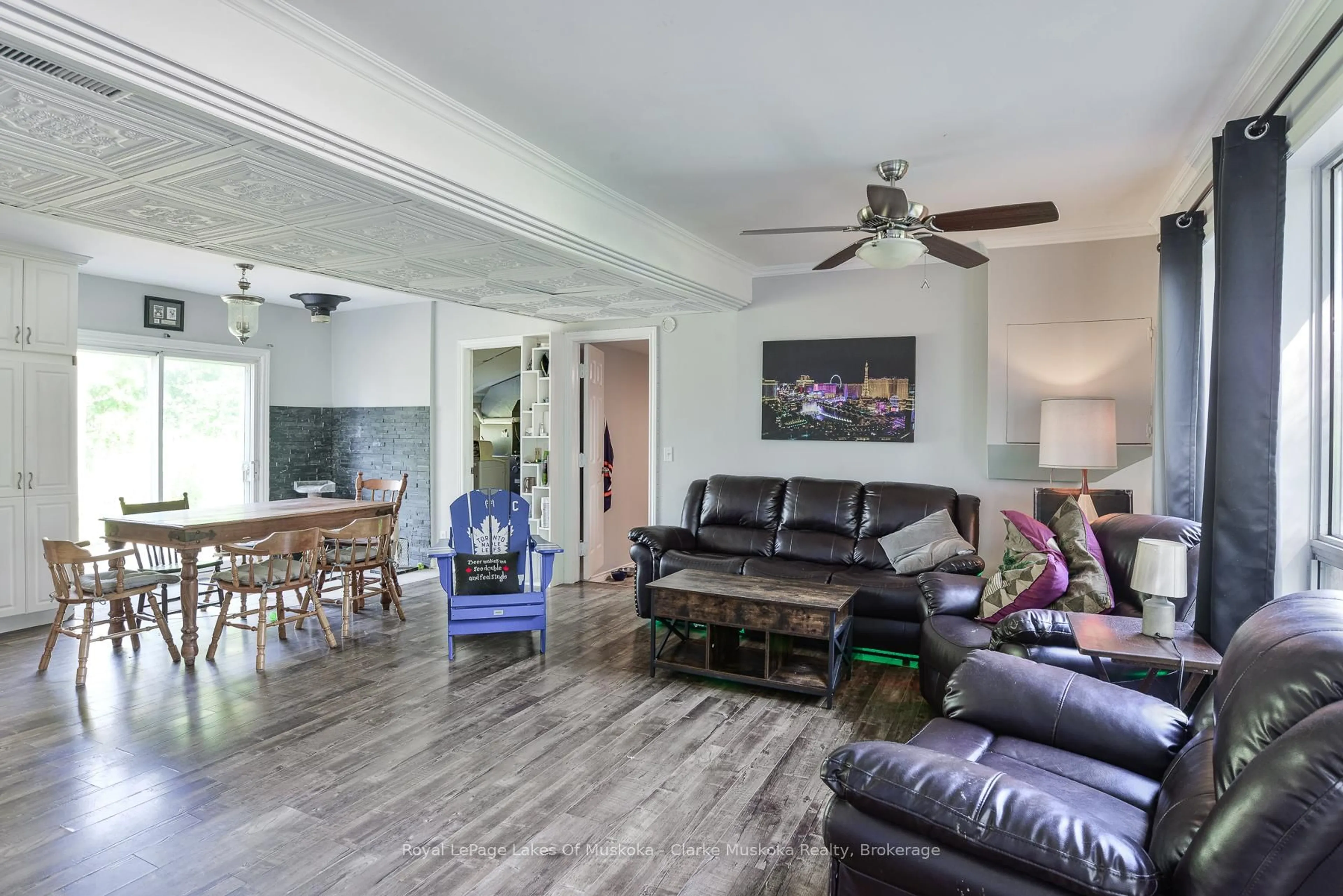 Living room with furniture, unknown for 1628 TRADER COWAN Rd, Severn Ontario L0K 1E0