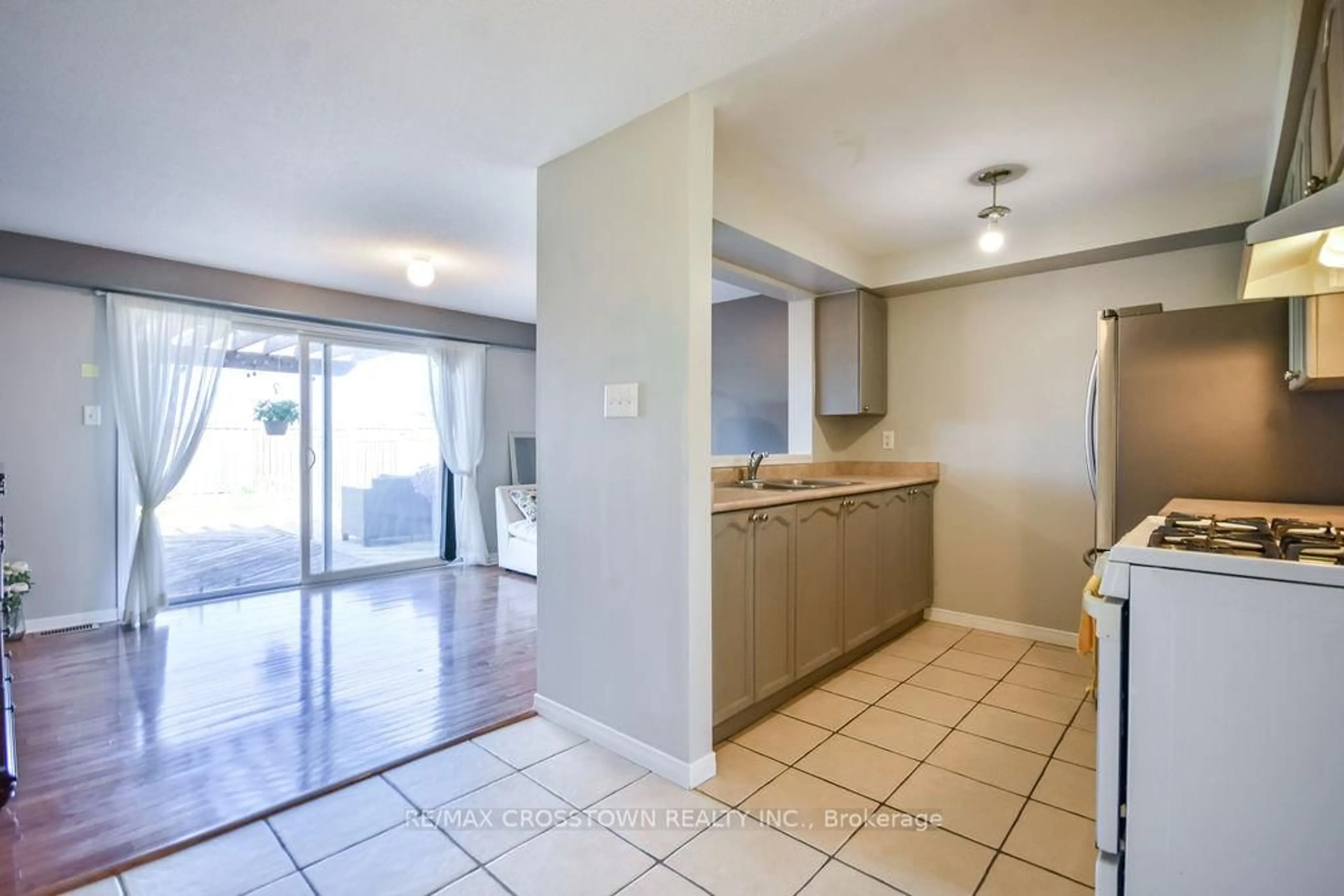 Unknown for 71 Goodwin Dr, Barrie Ontario L4M 3T1