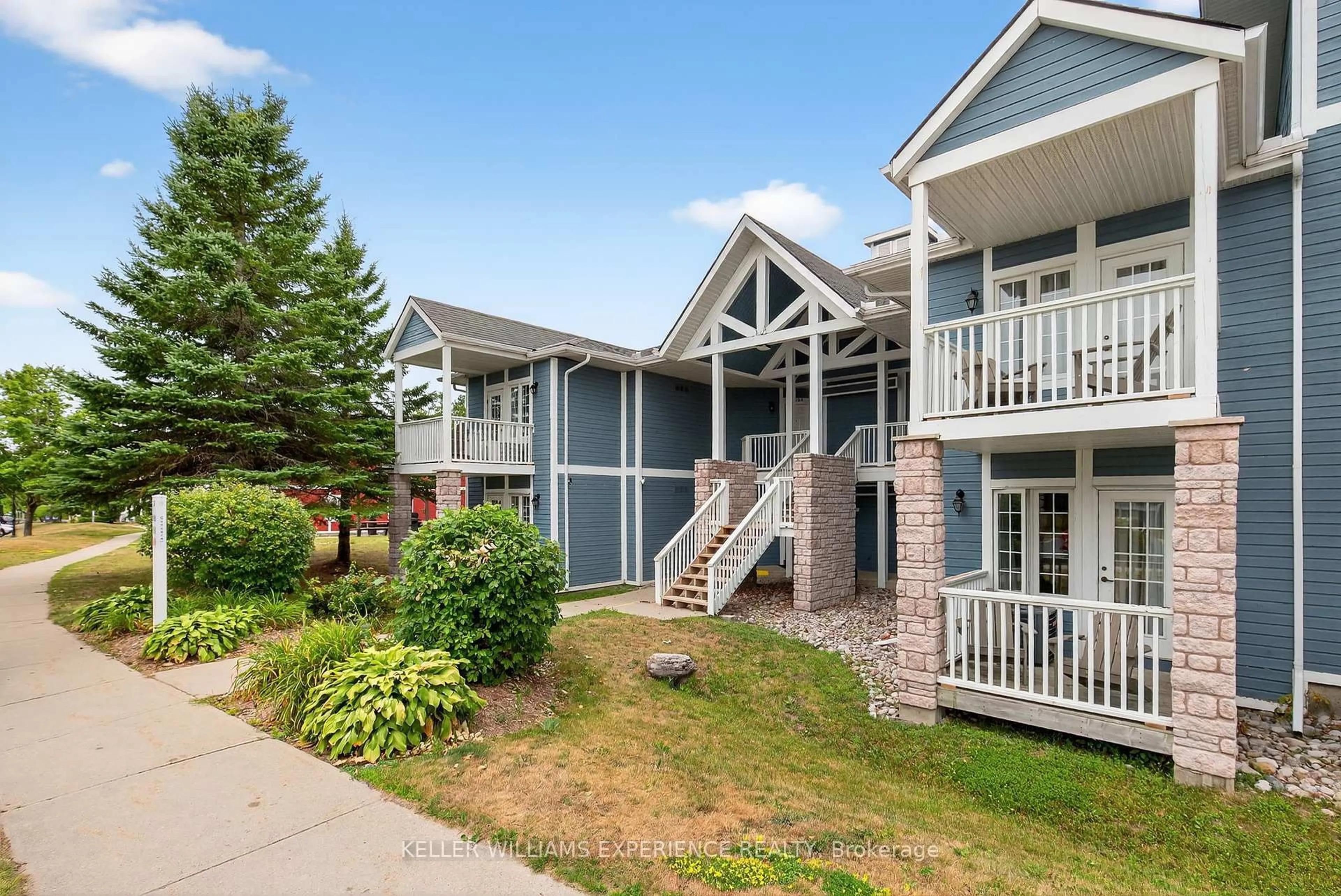 Patio, mountain view for 90 Highland Dr ##2054/55, Oro-Medonte Ontario L0L 2L0