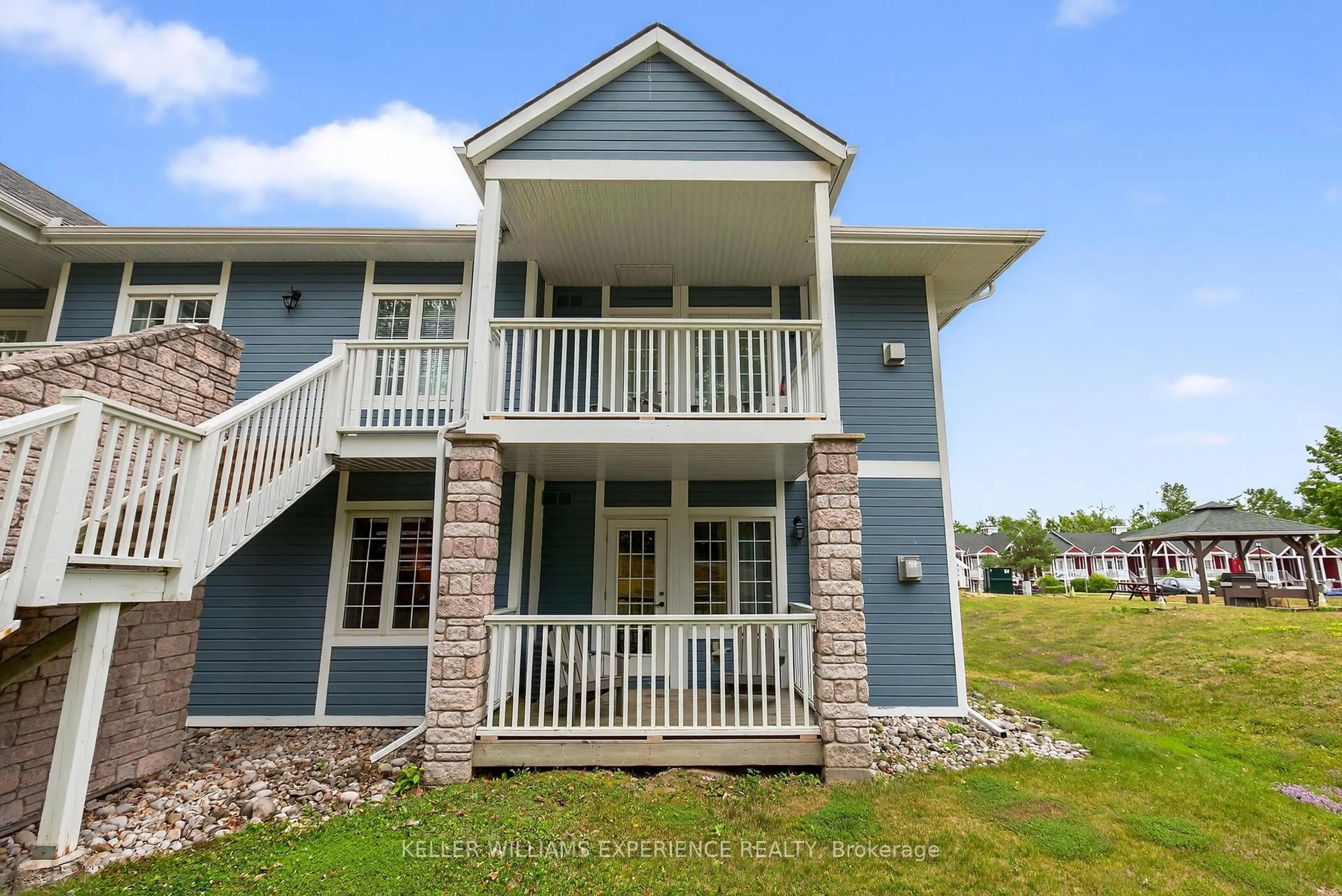 Home with vinyl exterior material, water/lake/river/ocean view for 90 Highland Dr ##2054/55, Oro-Medonte Ontario L0L 2L0