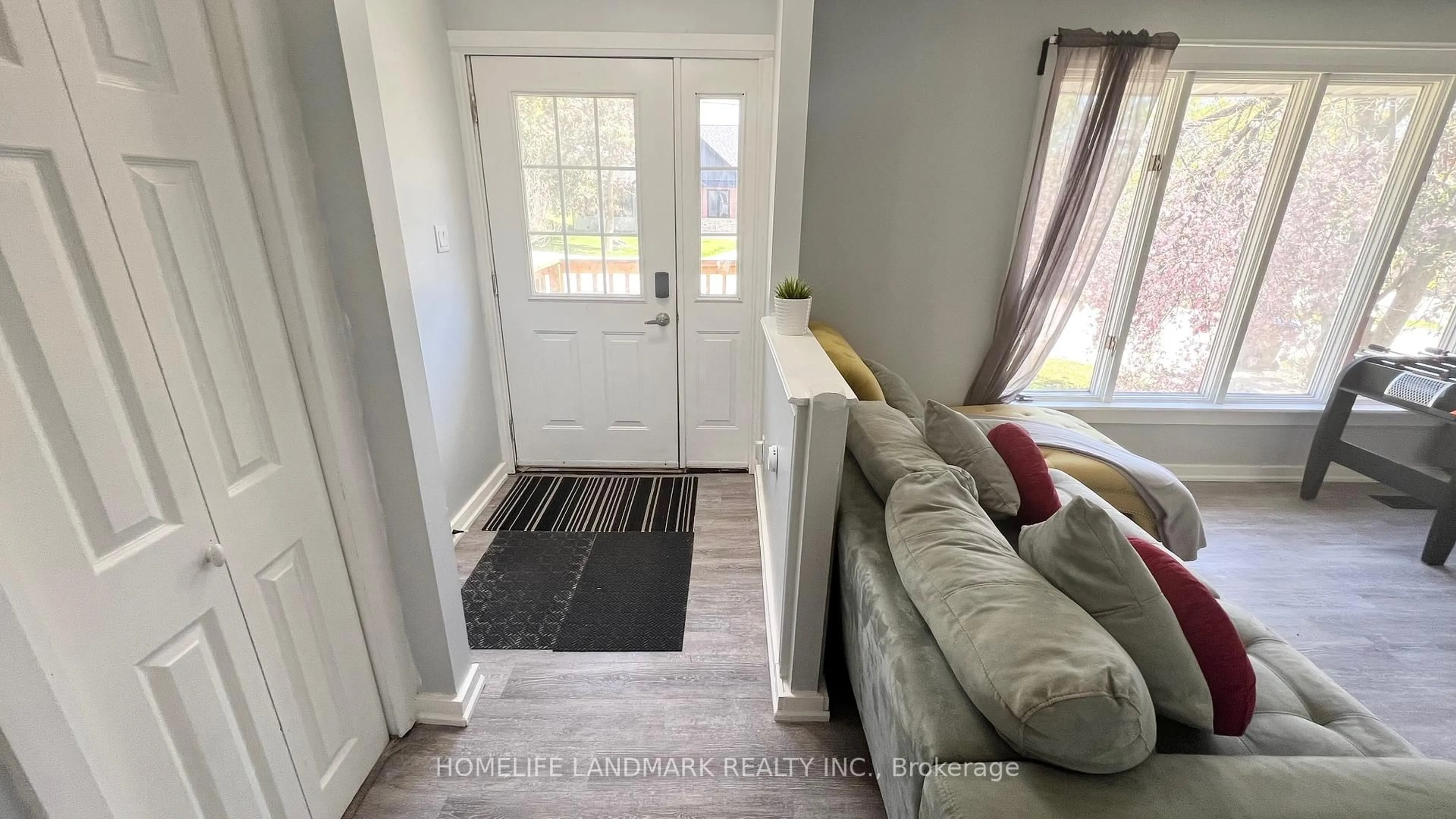 Indoor entryway for 688 7th Line, Oro-Medonte Ontario L0L 2E0