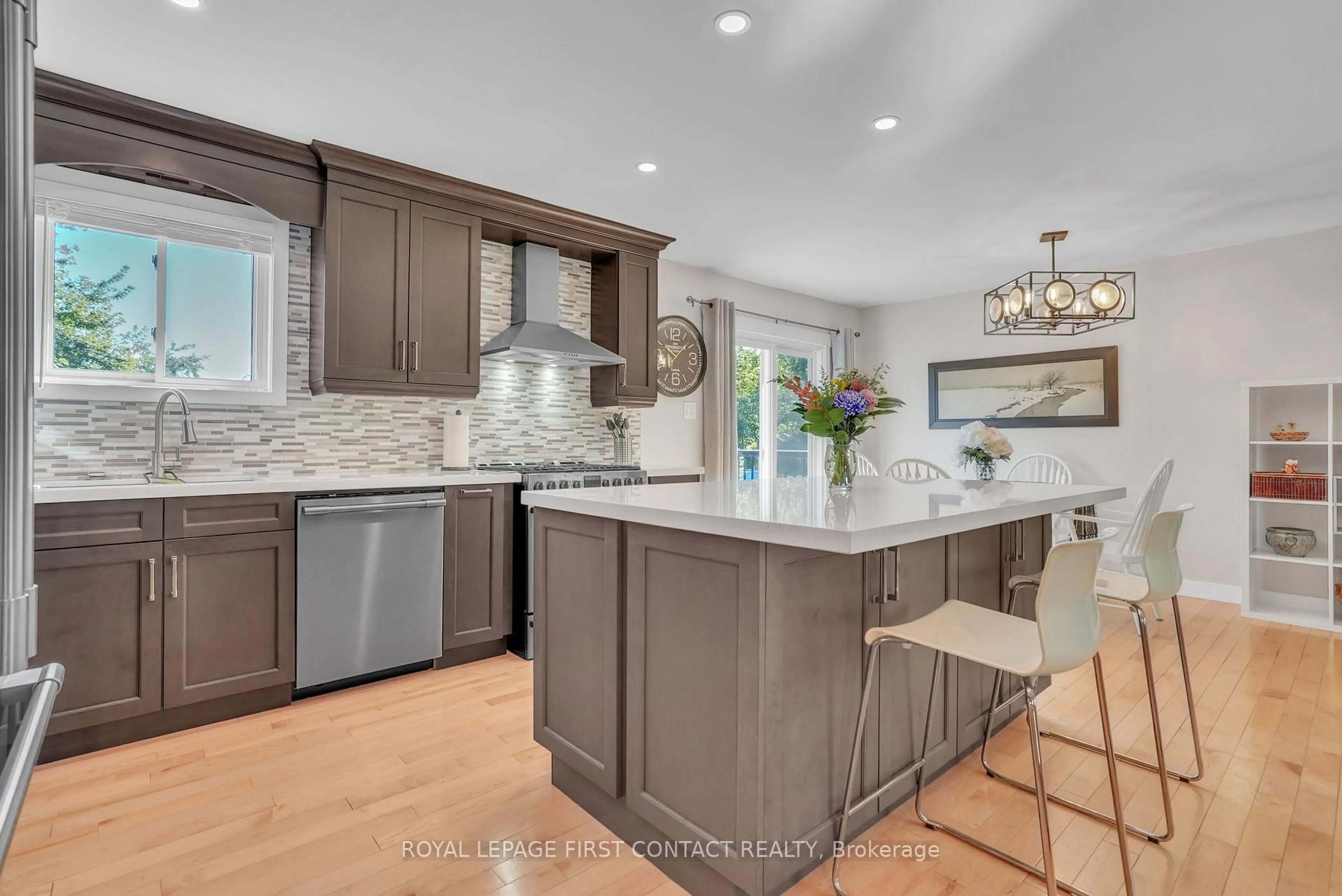 Open concept kitchen, ceramic/tile floor for 23 Spencer Tr, Oro-Medonte Ontario L0L 2L0