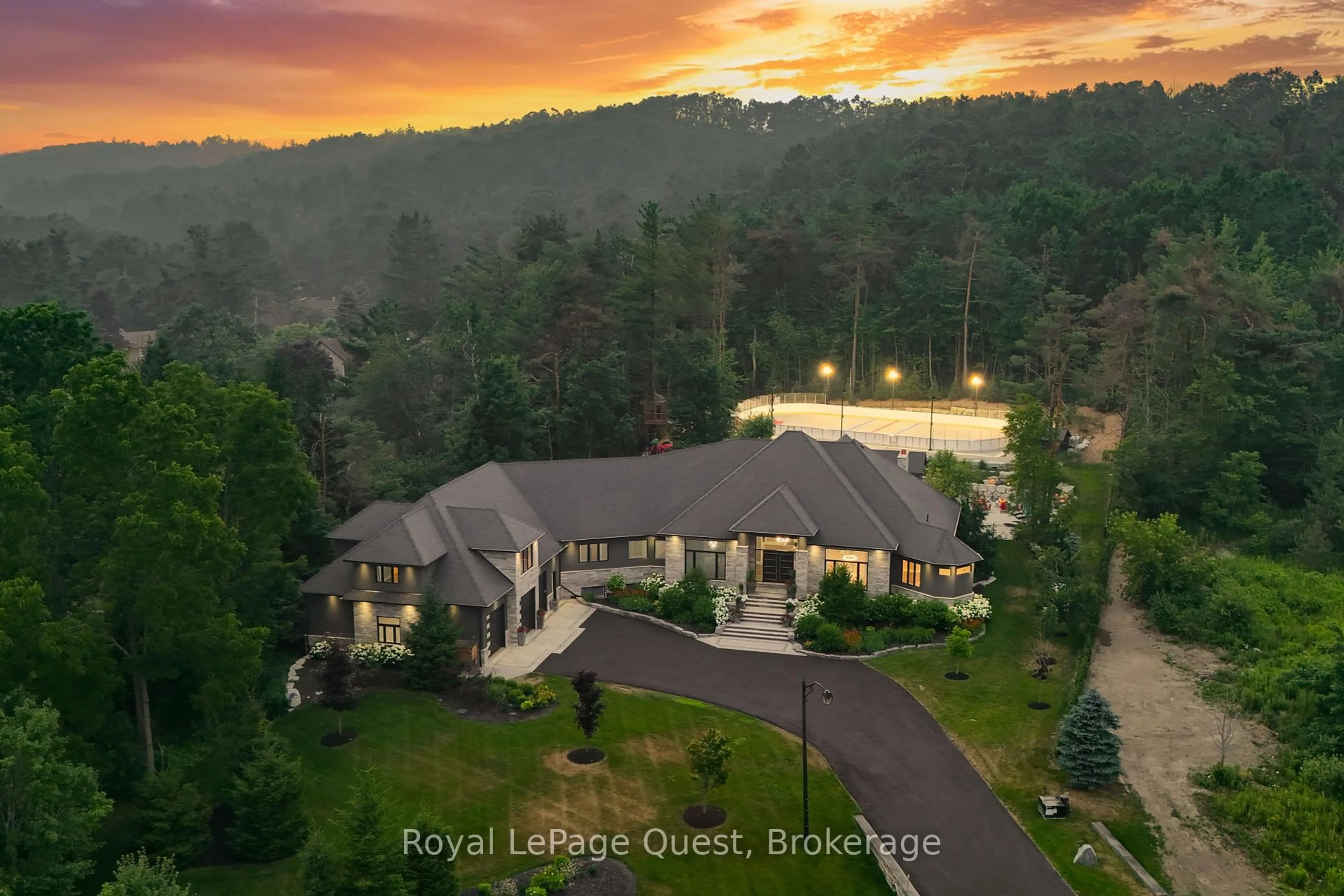 A pic from outside/outdoor area/front of a property/back of a property/a pic from drone, water/lake/river/ocean view for 8 Midves Crt, Springwater Ontario L9X 0P3