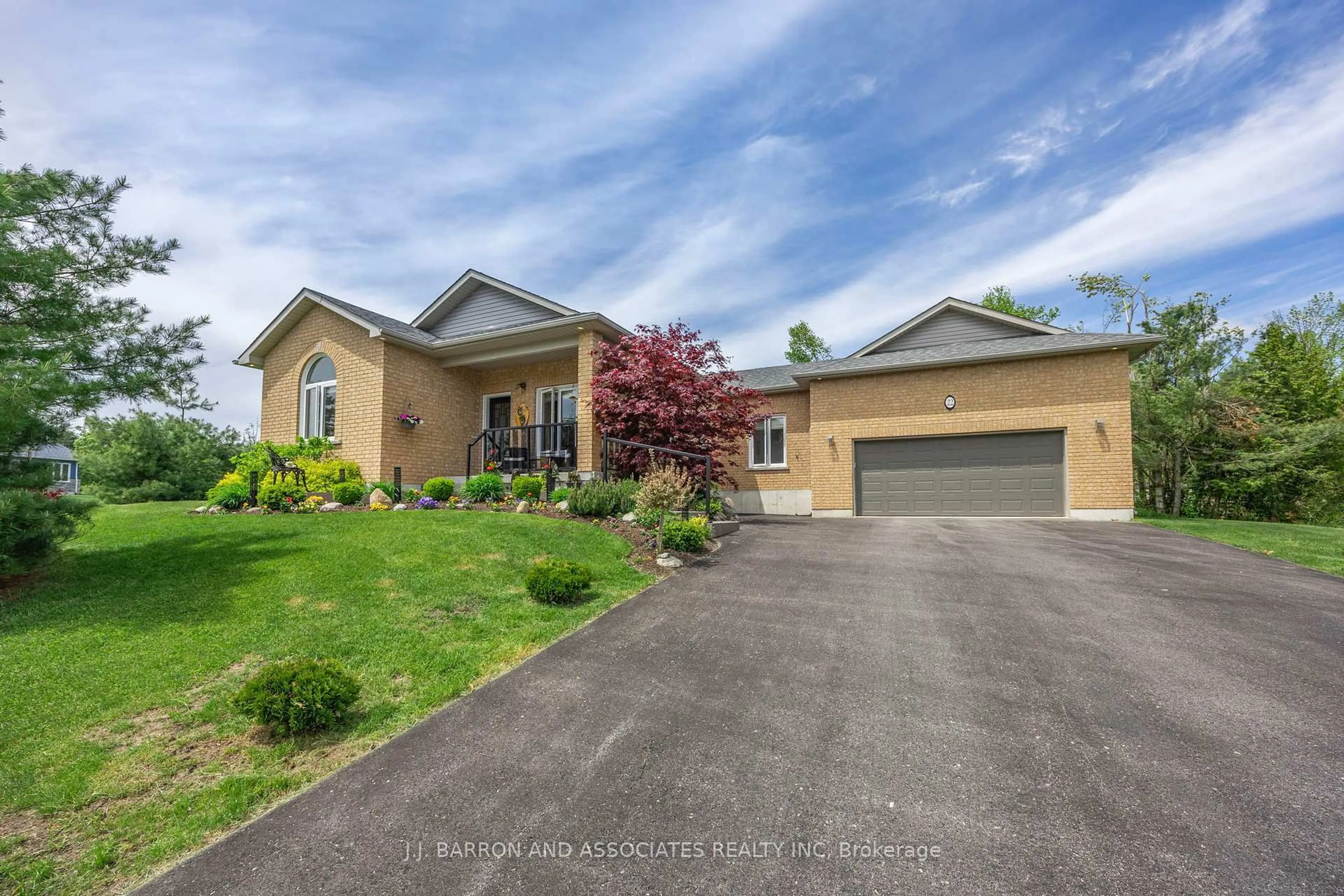 A pic from outside/outdoor area/front of a property/back of a property/a pic from drone, street for 22 Bachly Ave, Oro-Medonte Ontario L0K 1N0