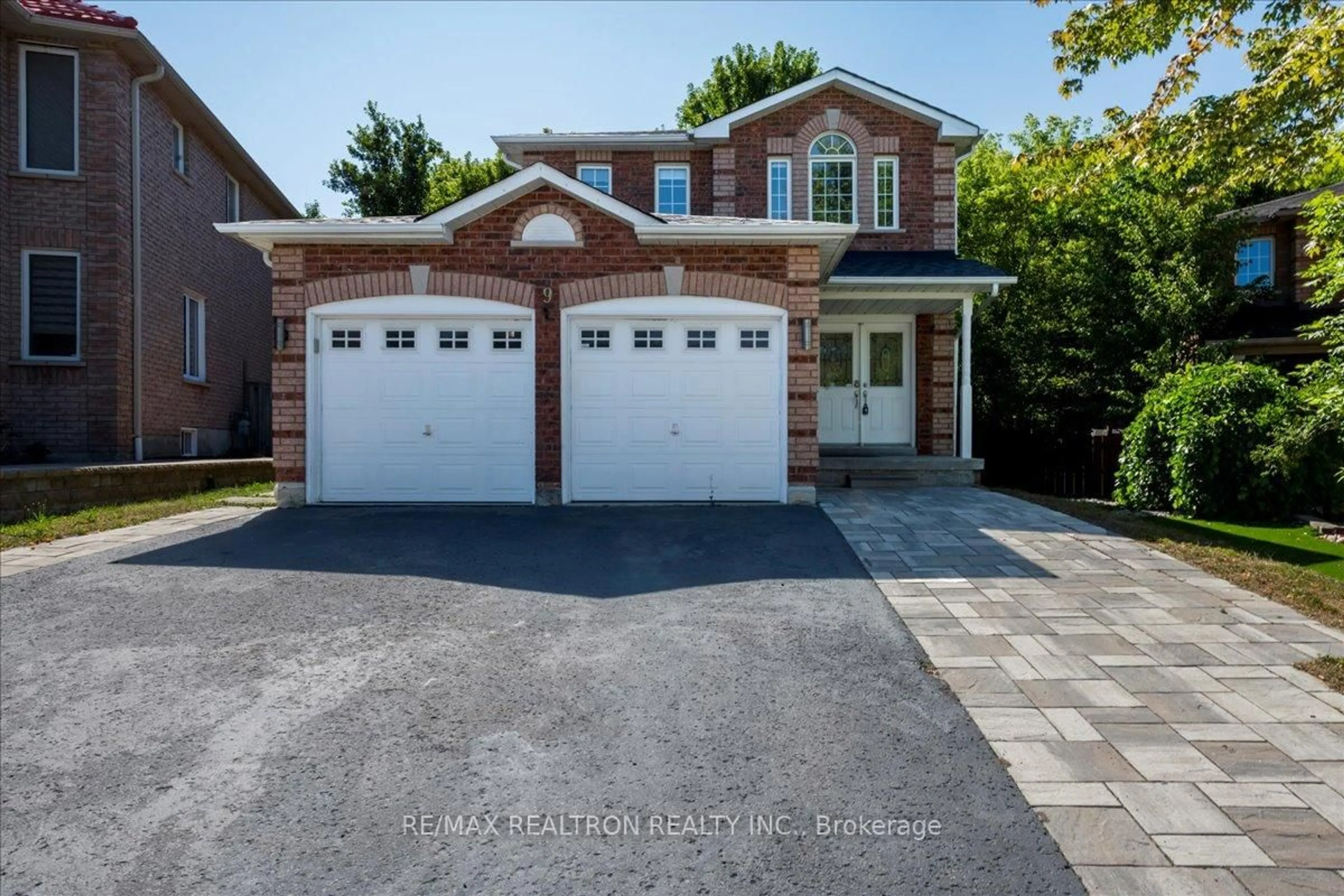 Home with brick exterior material, street for 9 McKenzie Cres, Barrie Ontario L4N 5R5