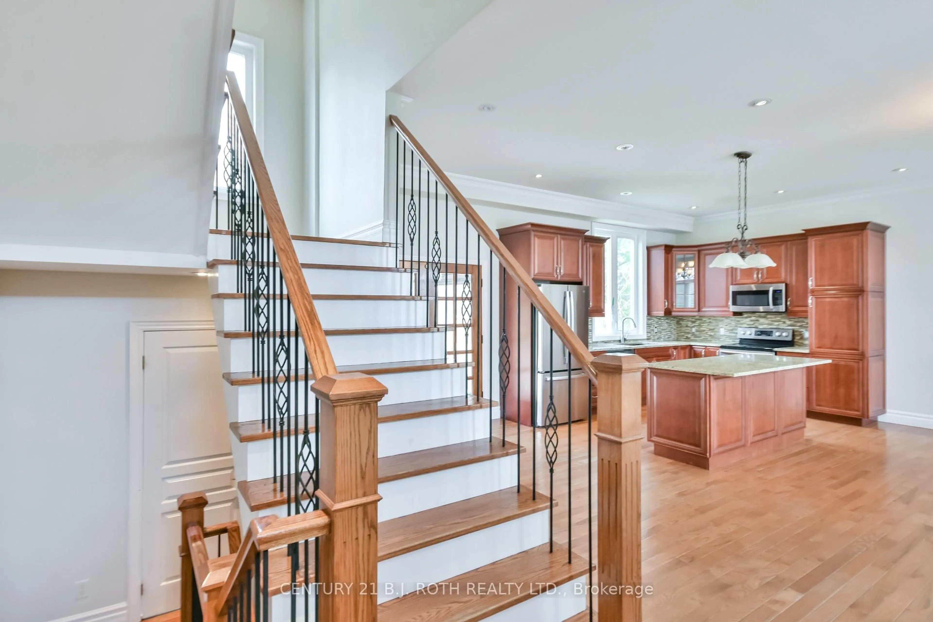 Stairs for 16 GRAY Lane, Barrie Ontario L4N 7T1