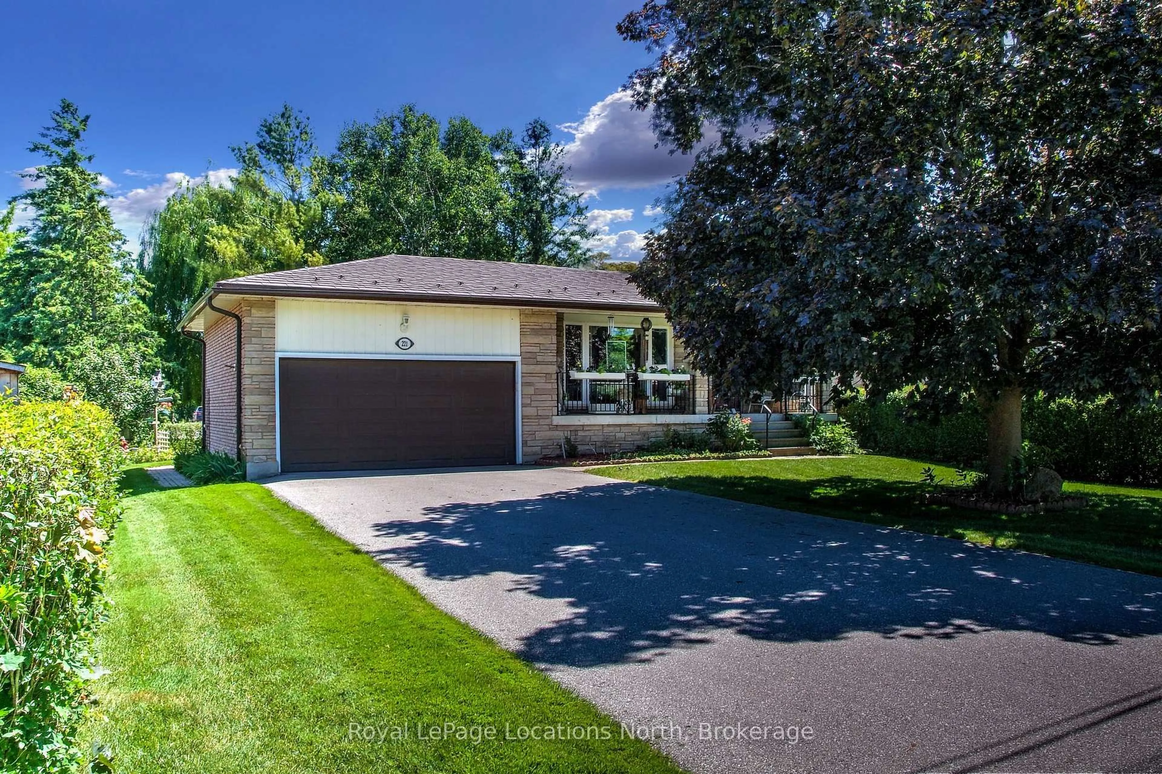 Home with vinyl exterior material, street for 221 John St, Clearview Ontario L0M 1S0