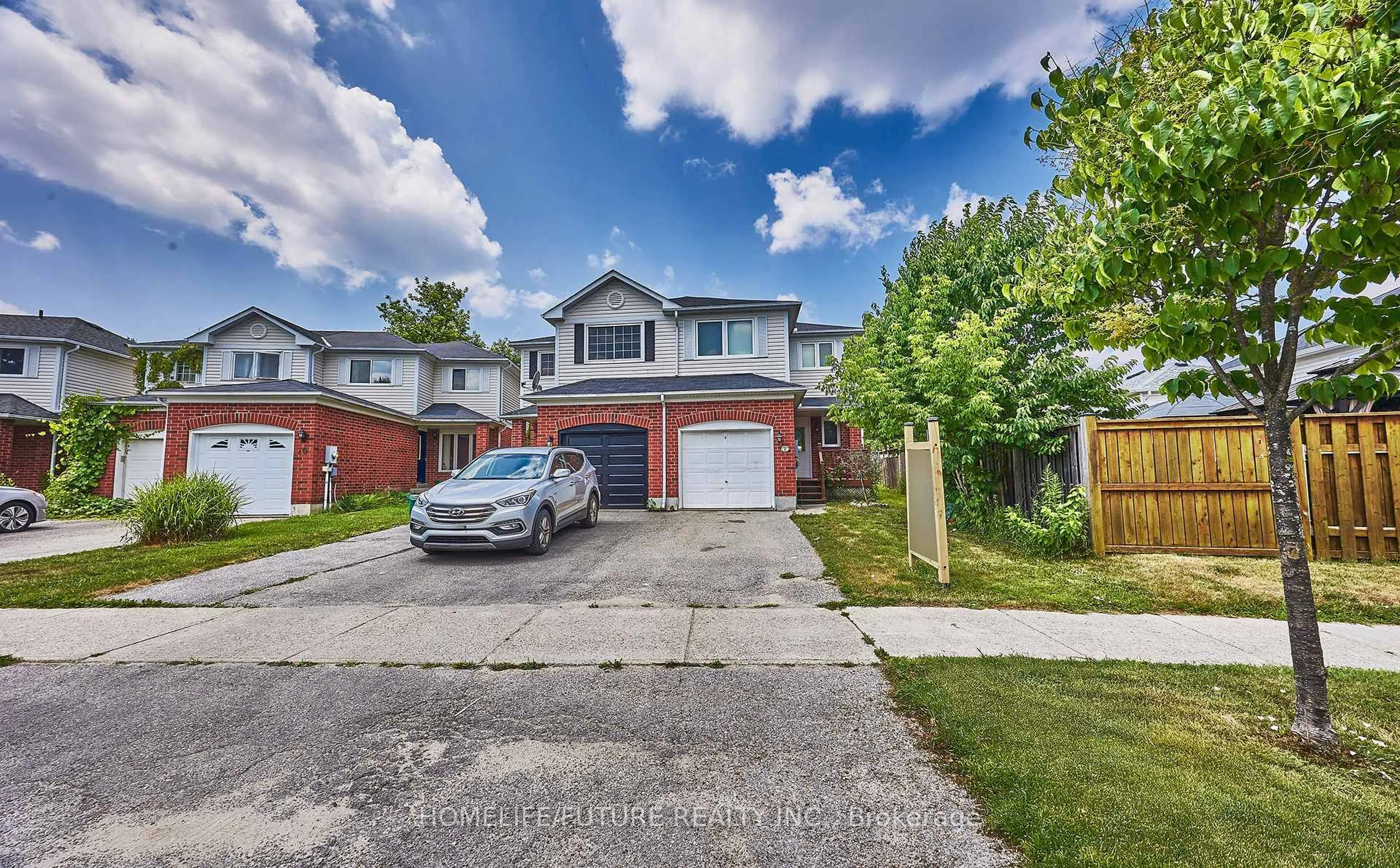 A pic from outside/outdoor area/front of a property/back of a property/a pic from drone, street for 6 PICKETT Cres, Barrie Ontario L4N 8B8