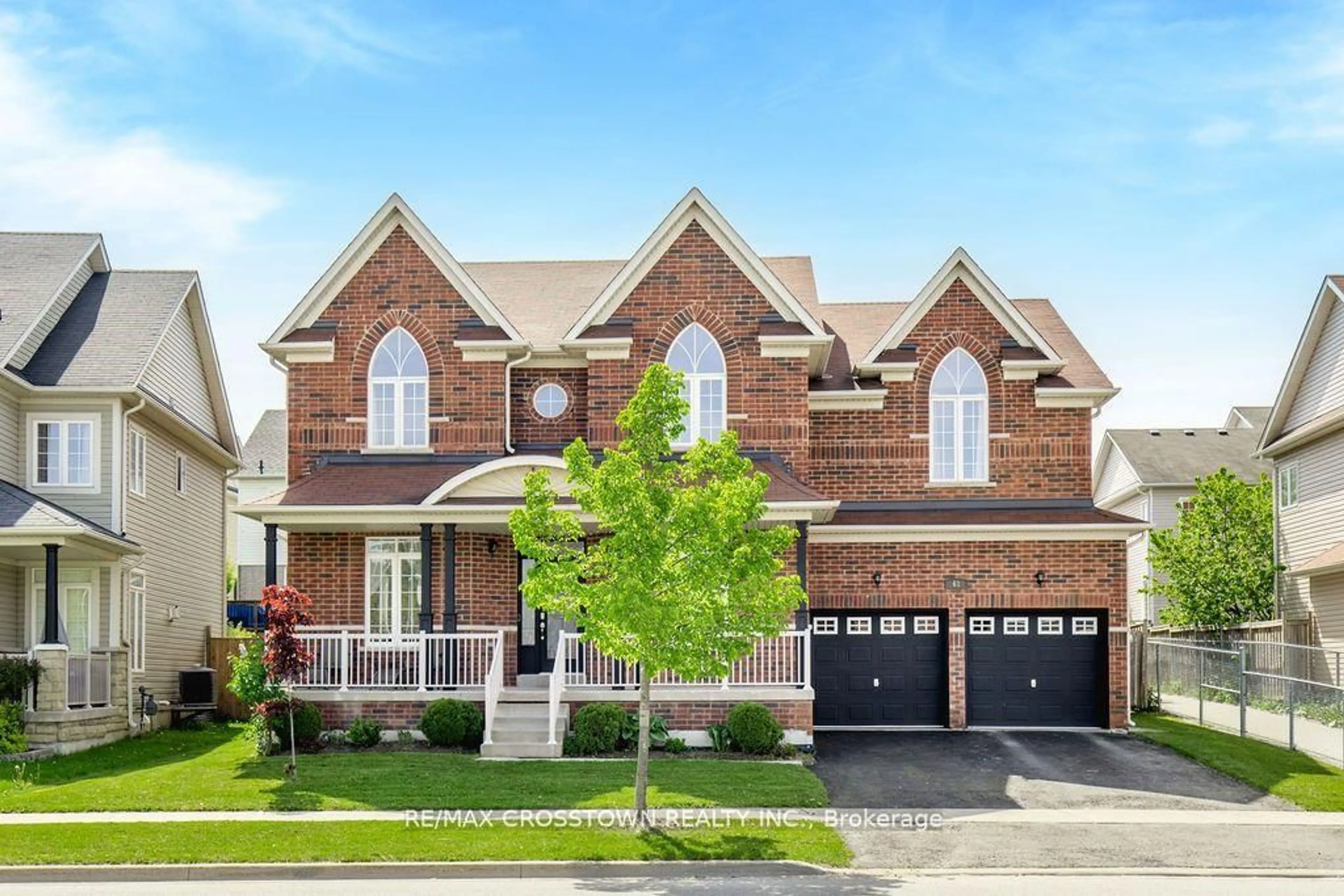 Home with brick exterior material, street for 61 The Queensway, Barrie Ontario L4M 7J3