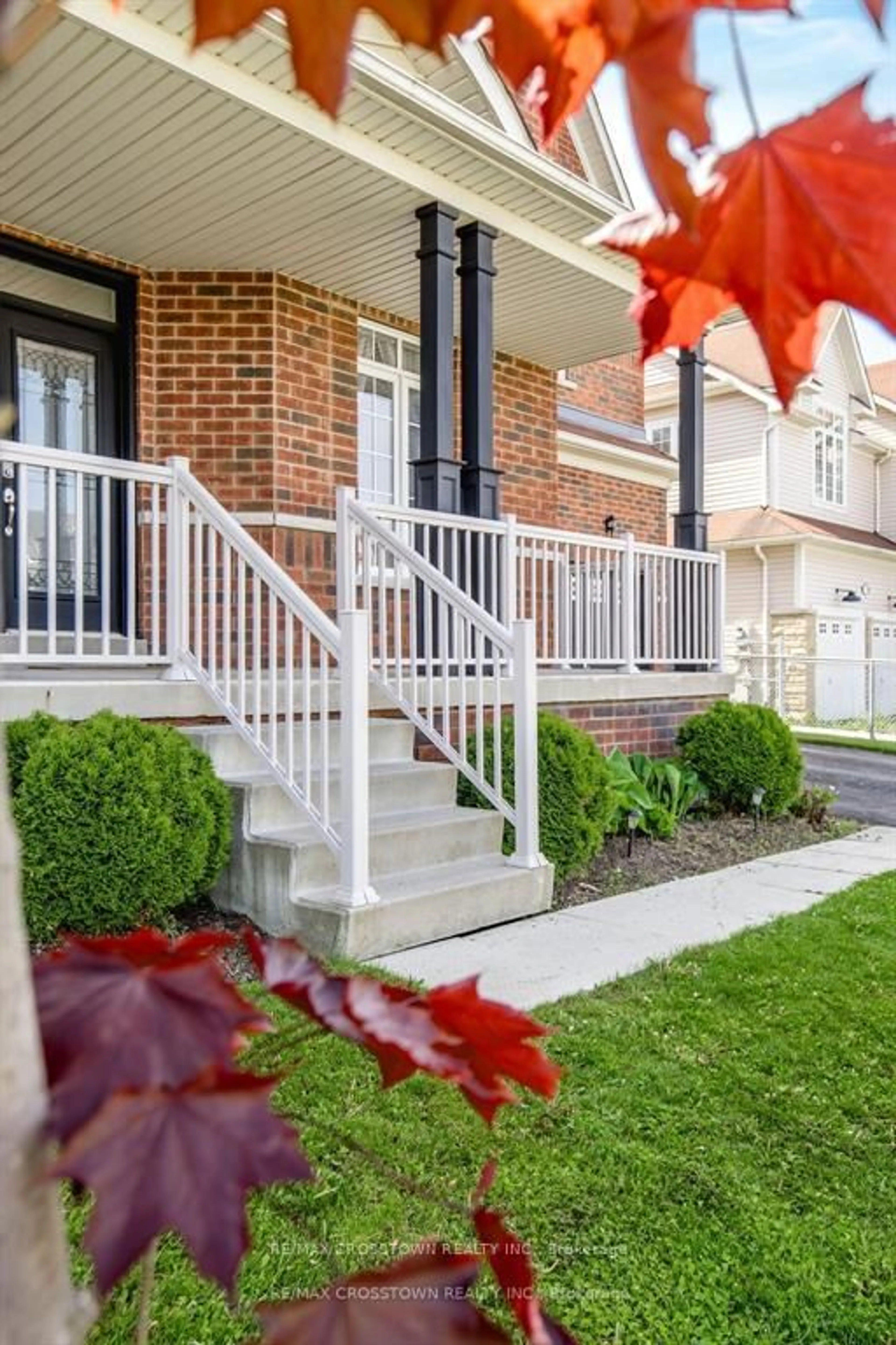 Unknown for 61 The Queensway, Barrie Ontario L4M 7J3