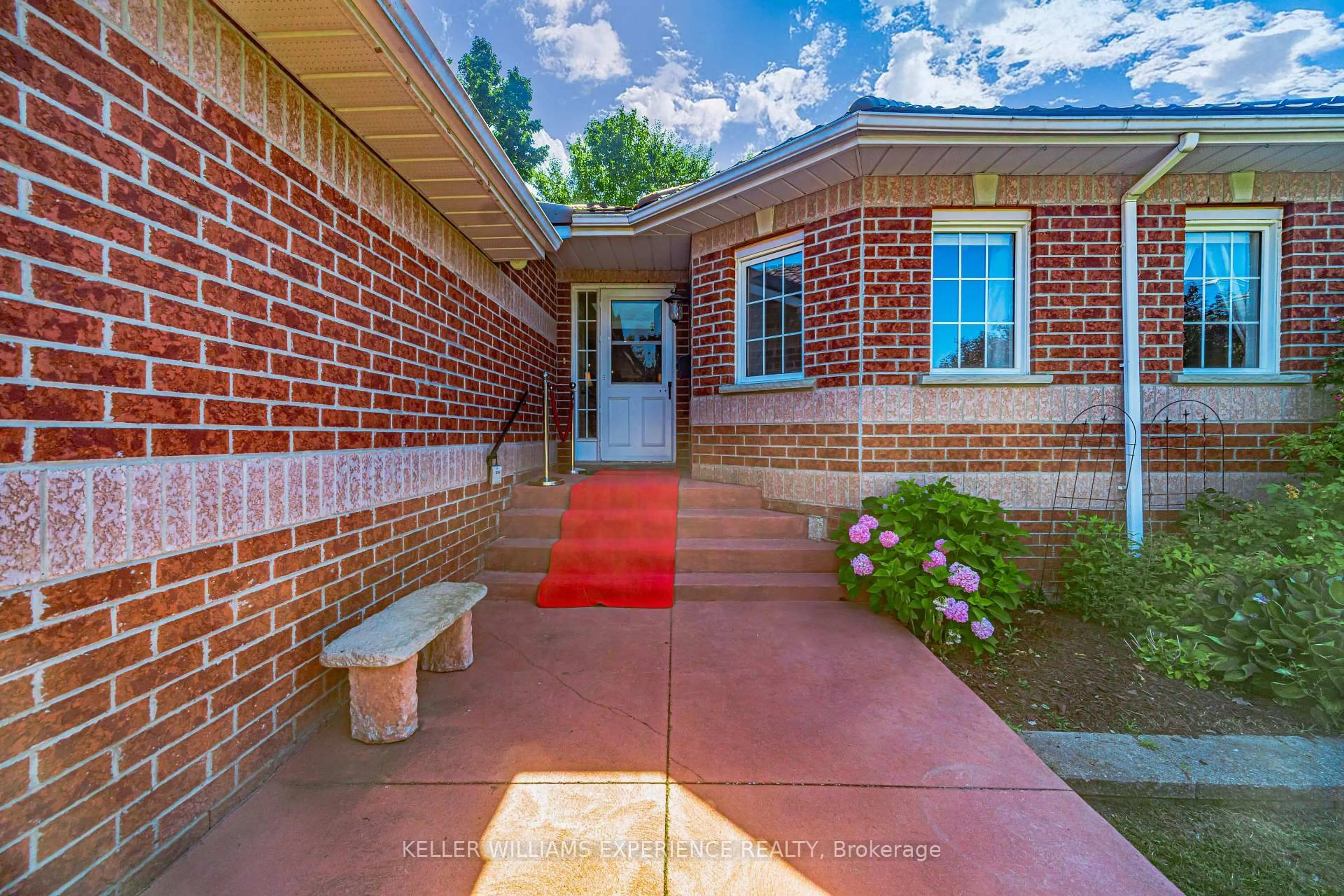 Home with brick exterior material, street for 8 Kell Pl, Barrie Ontario L4N 9K3