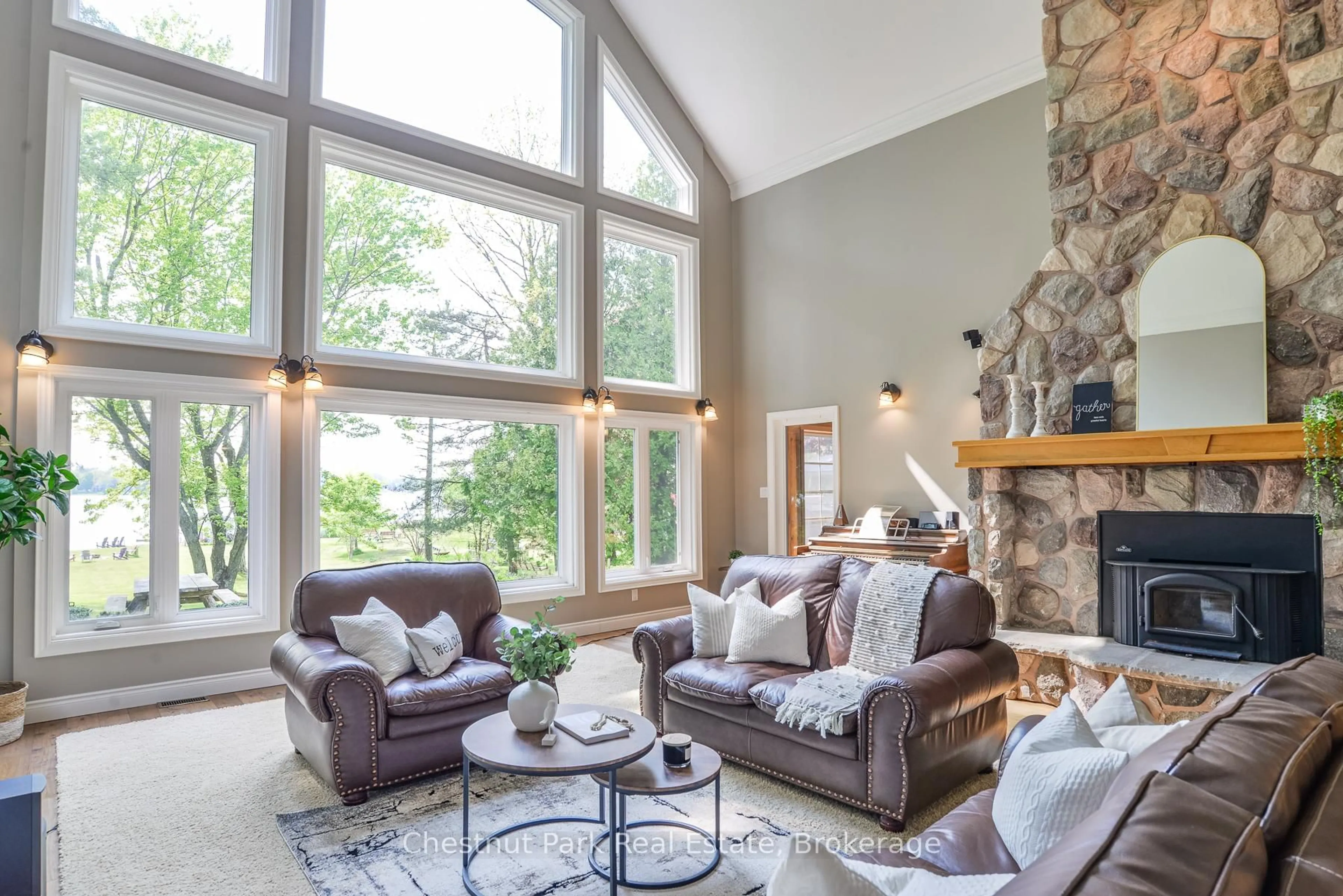 Living room with furniture, unknown for 3547 Lauderdale Pt Cres, Severn Ontario P0E 1N0