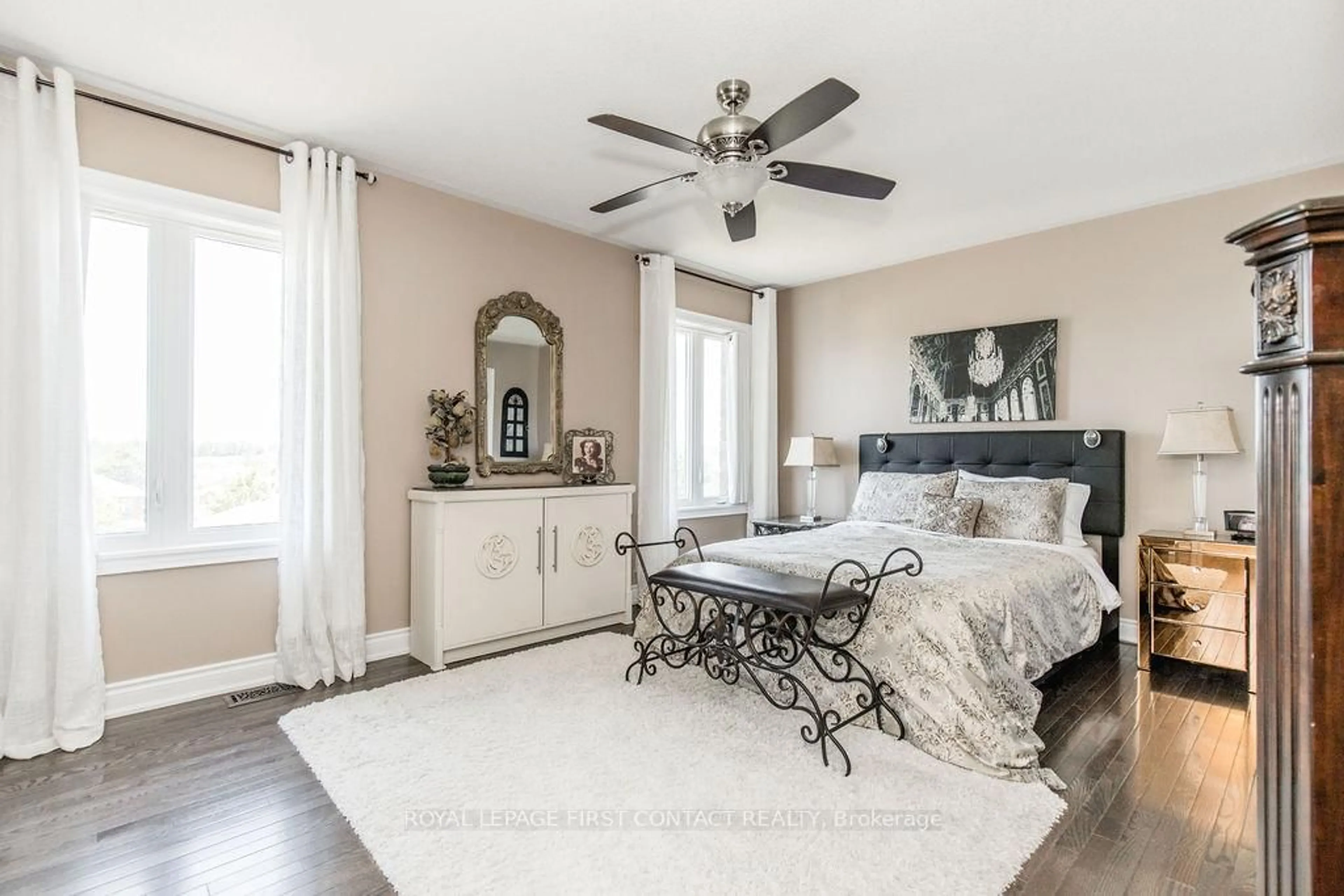 Bedroom with bed, unknown for 3149 Emperor Dr, Orillia Ontario L3V 7X1