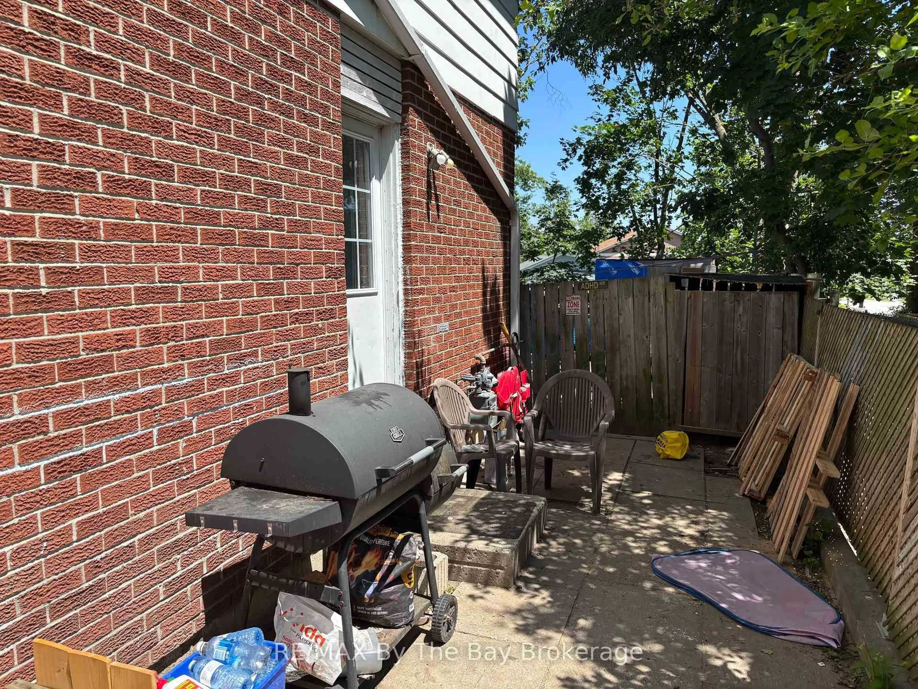 Patio, street for 43 Christie Cres, Barrie Ontario L4N 4V2
