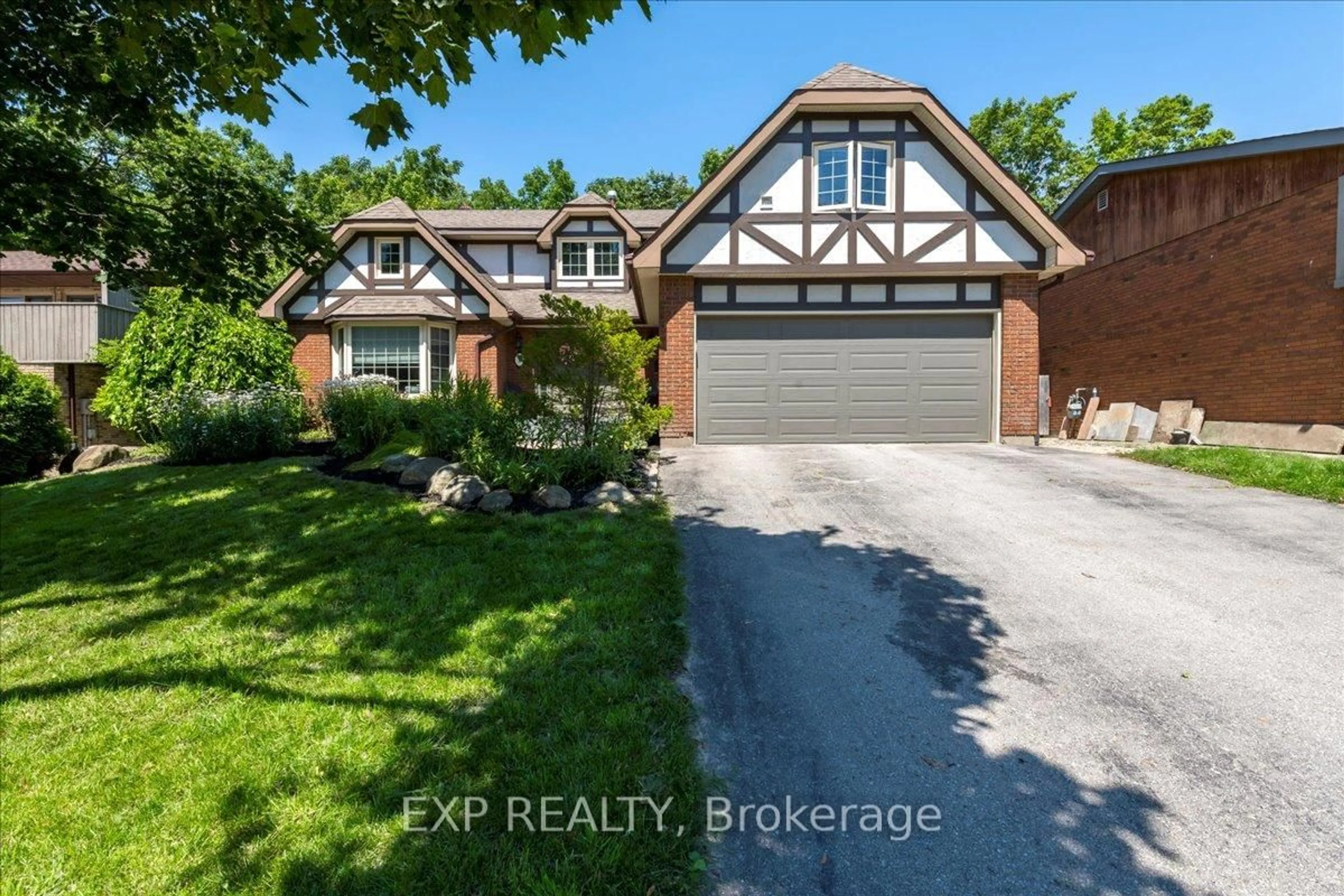 Home with brick exterior material, street for 7 White Pine Pl, Barrie Ontario L4M 5L7