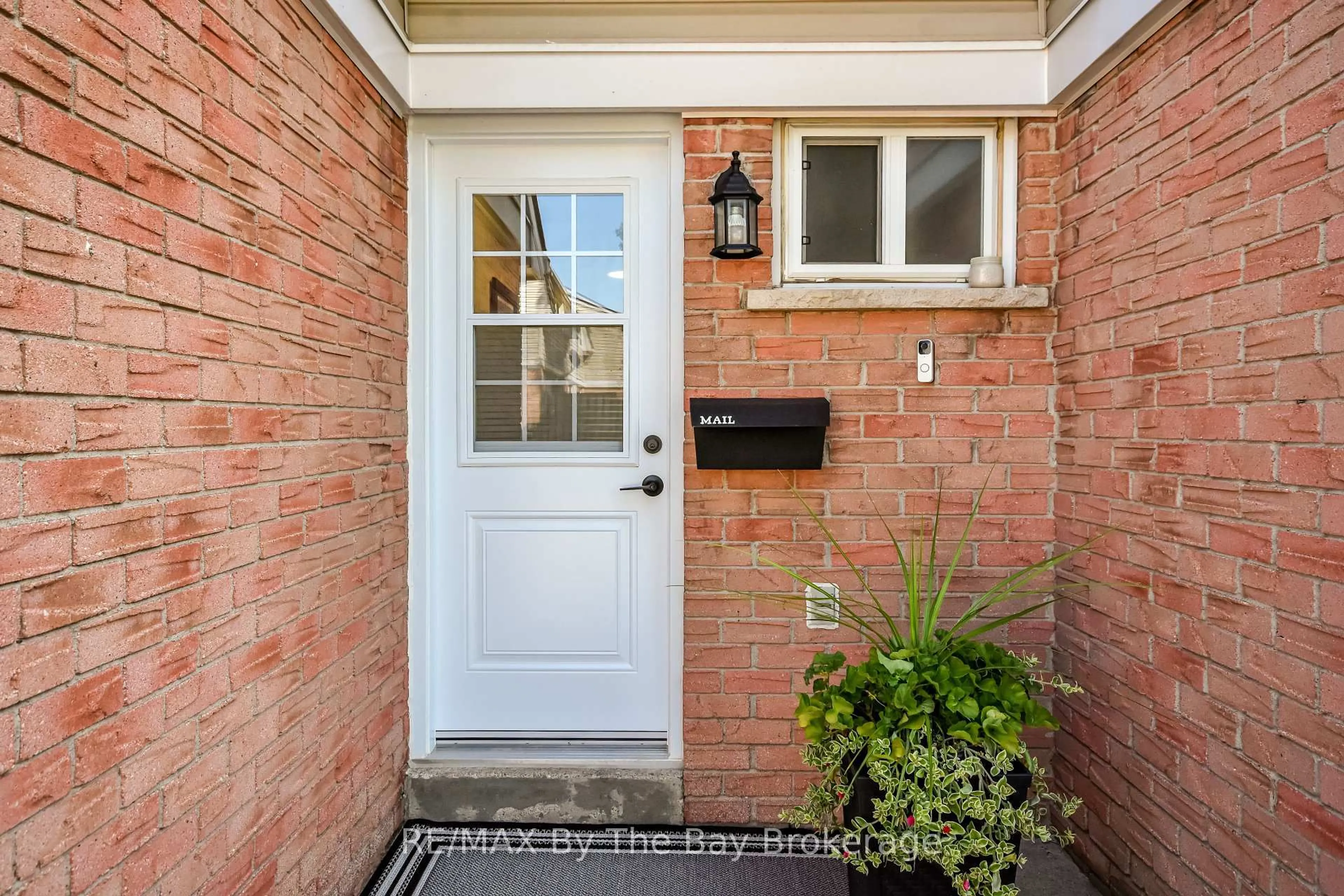 Indoor entryway for 778 William St #79, Midland Ontario L4R 4R8