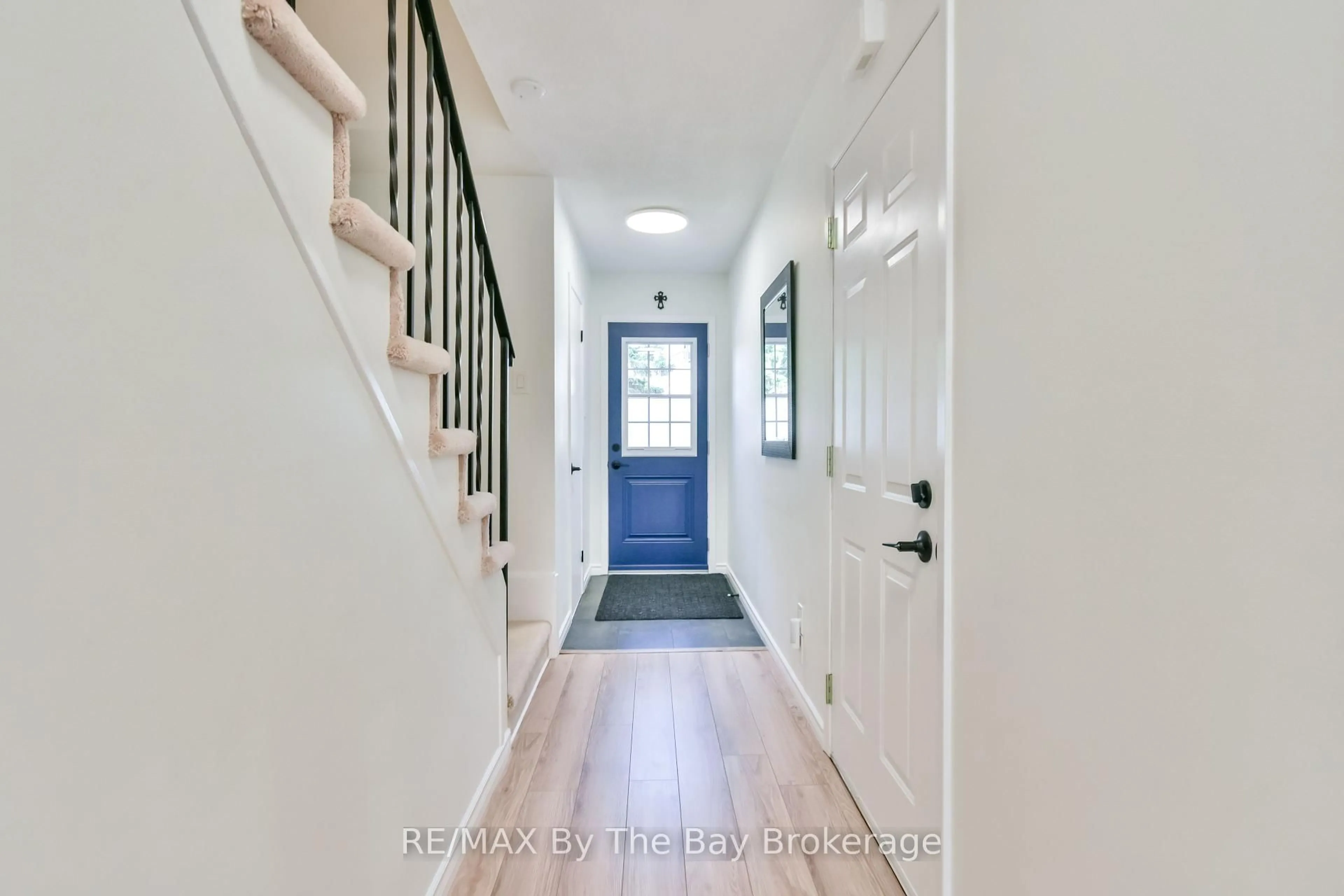 Indoor entryway for 778 William St #79, Midland Ontario L4R 4R8