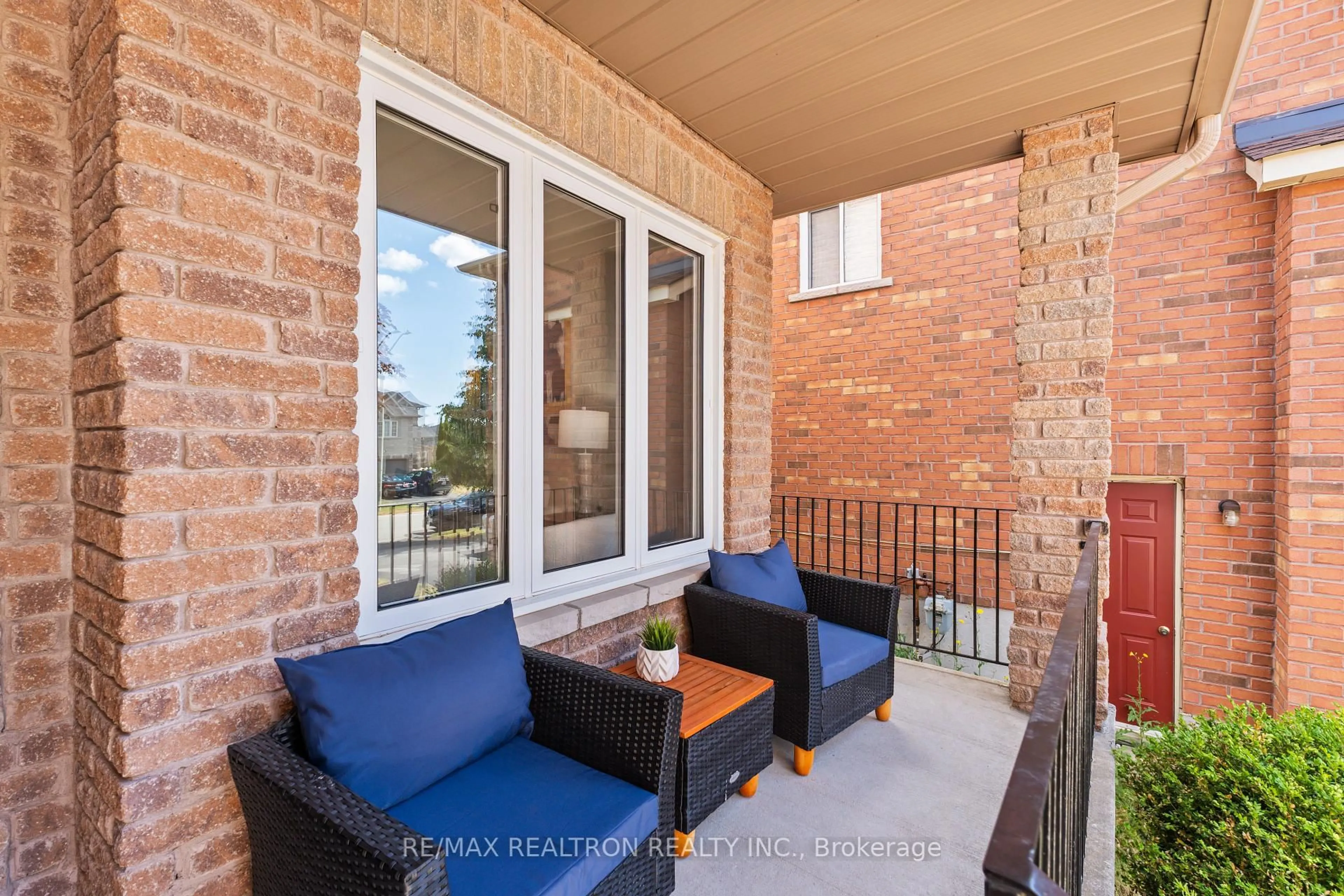 Patio, street for 11 Jessica Dr, Barrie Ontario L4N 5S7