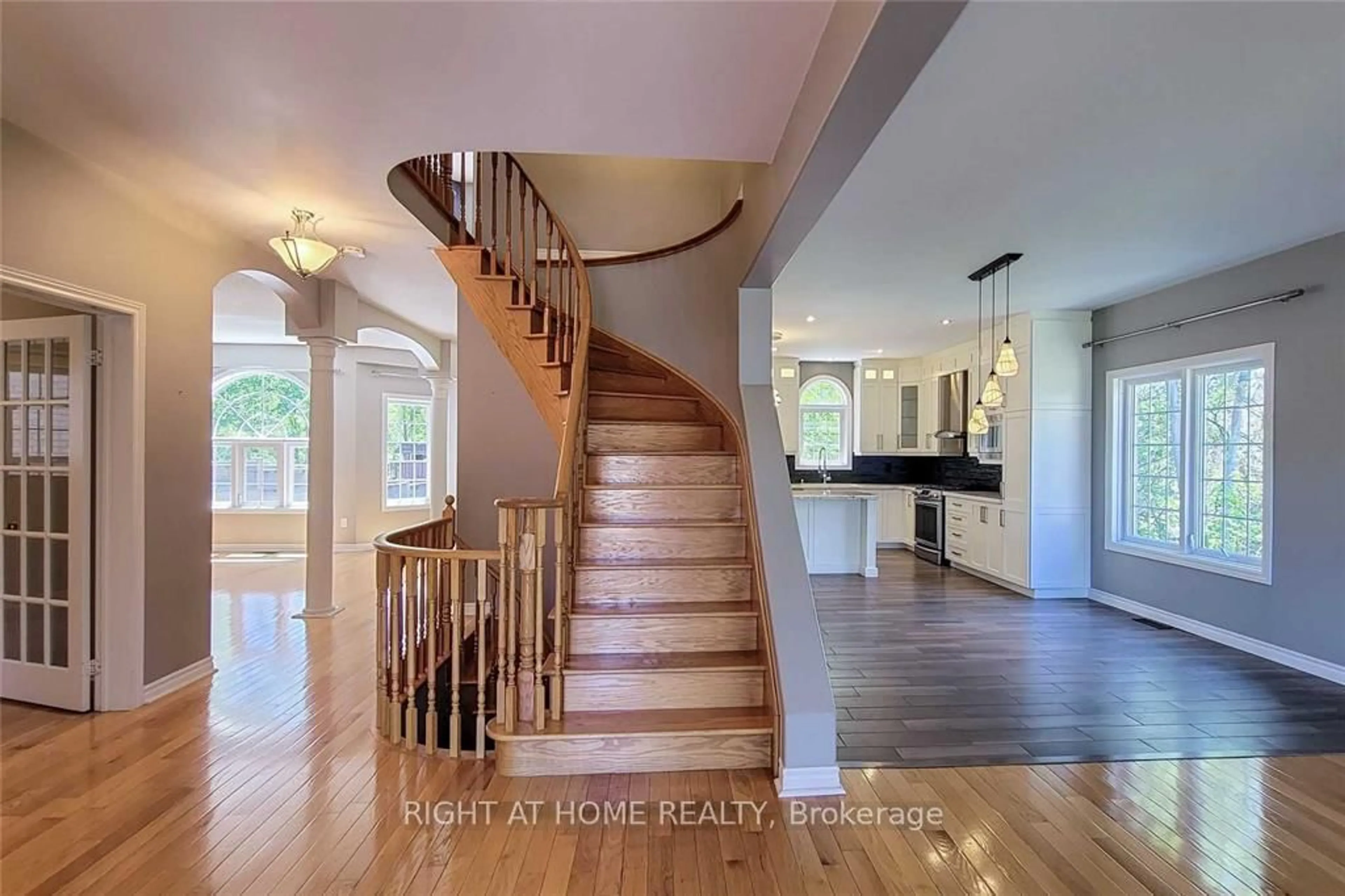 Unknown for 13 Purbrook Crt, Barrie Ontario L4N 5C5