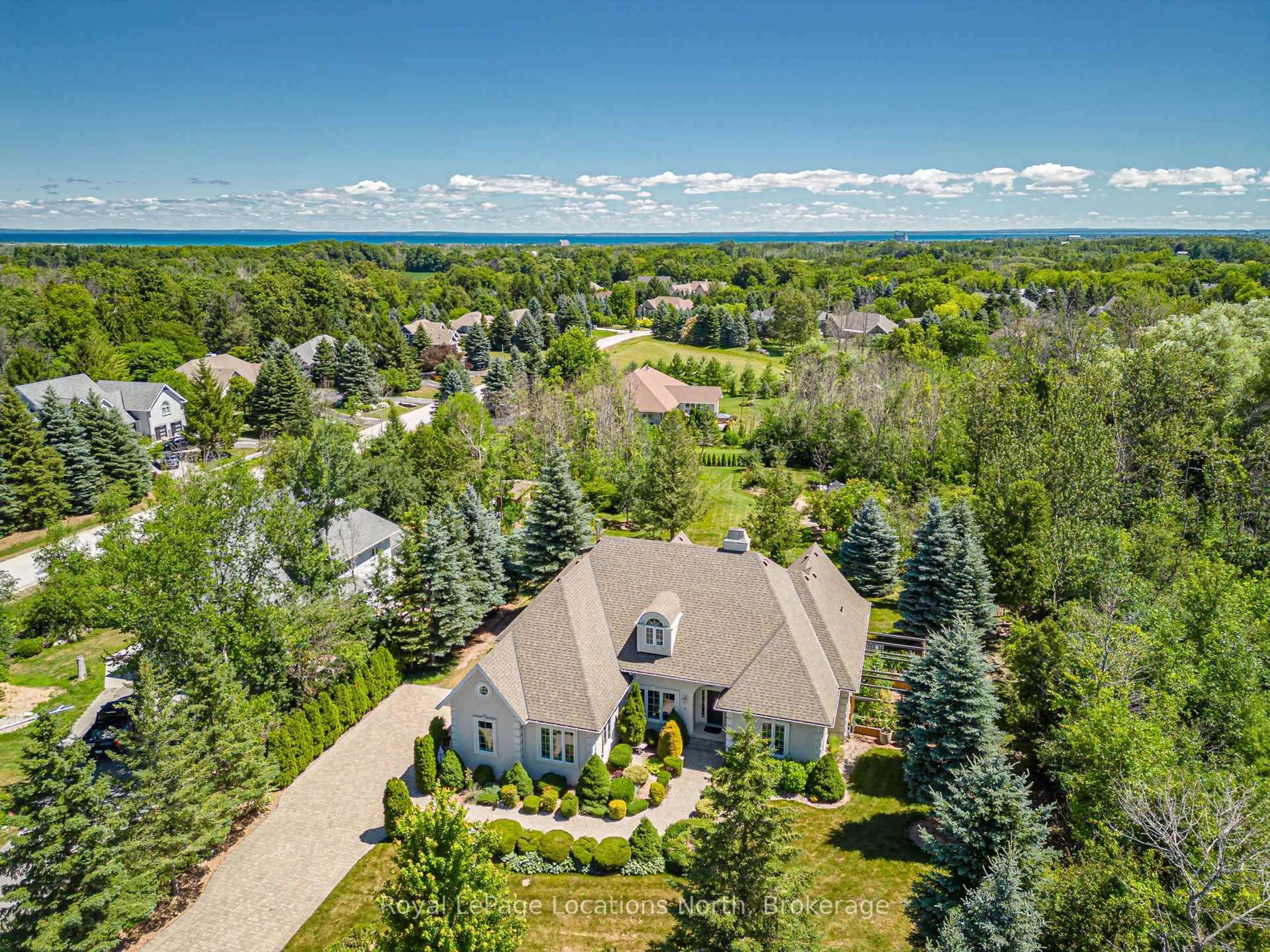 A pic from outside/outdoor area/front of a property/back of a property/a pic from drone, water/lake/river/ocean view for 3 JUNIPER Crt, Collingwood Ontario L9Y 5A8