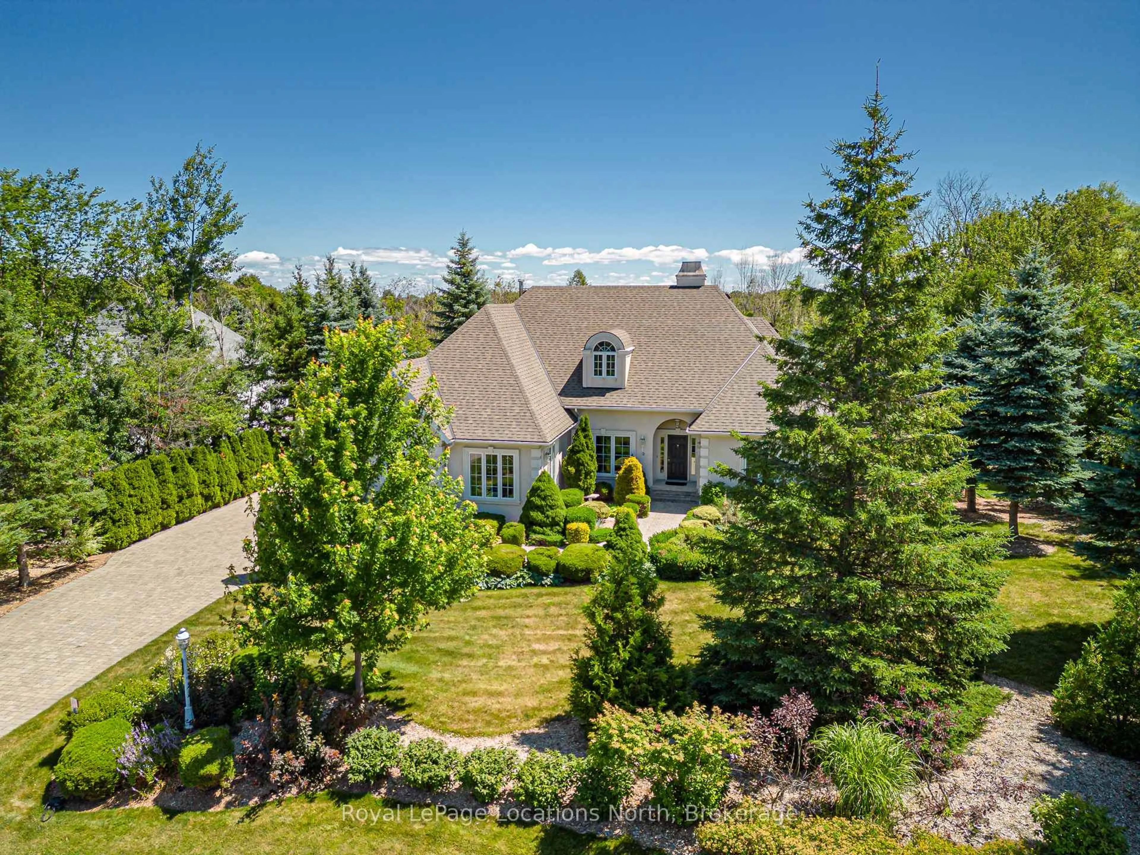 A pic from outside/outdoor area/front of a property/back of a property/a pic from drone, street for 3 JUNIPER Crt, Collingwood Ontario L9Y 5A8