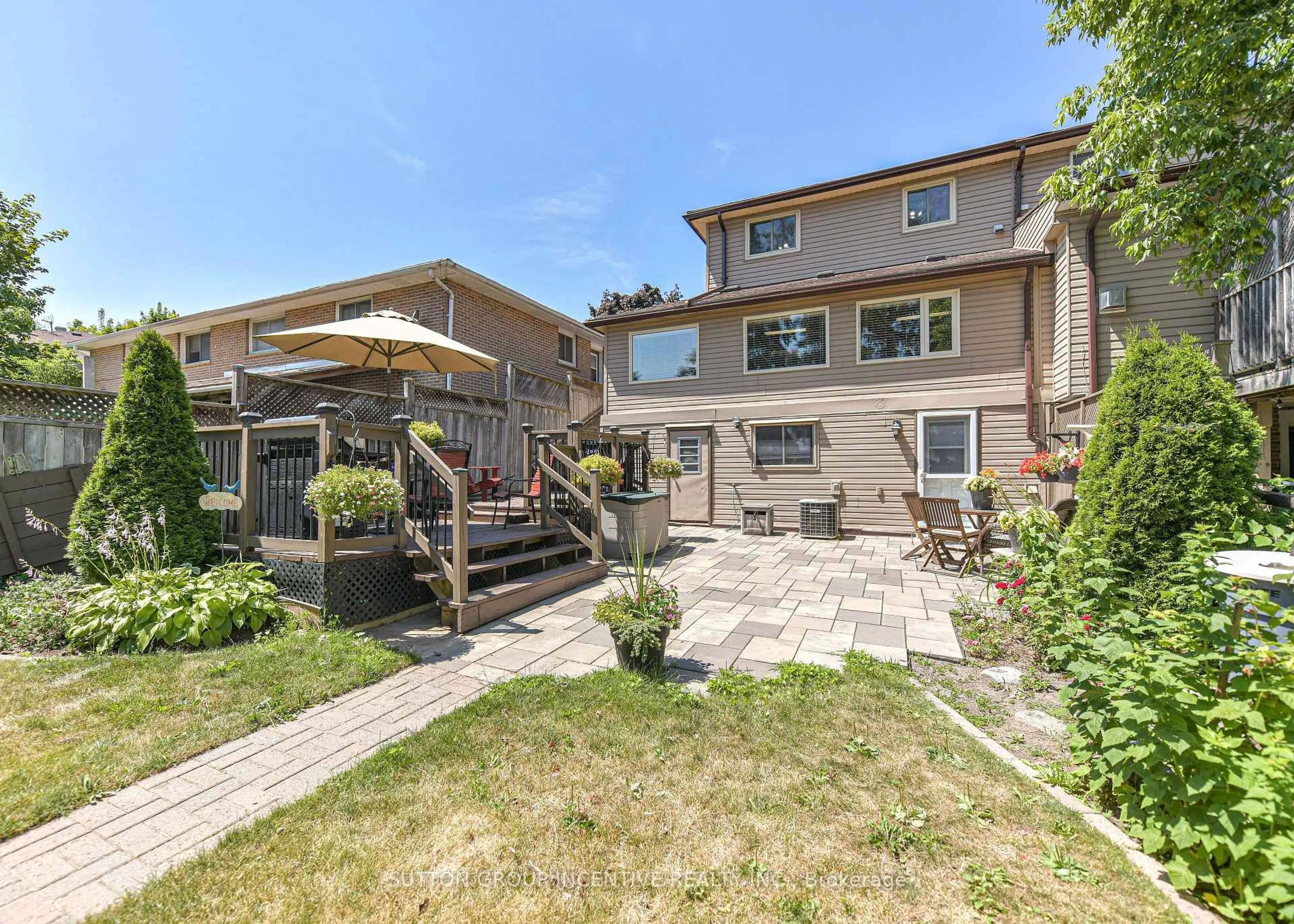 Patio, street for 37 Daphne Cres, Barrie Ontario L4M 2Y7