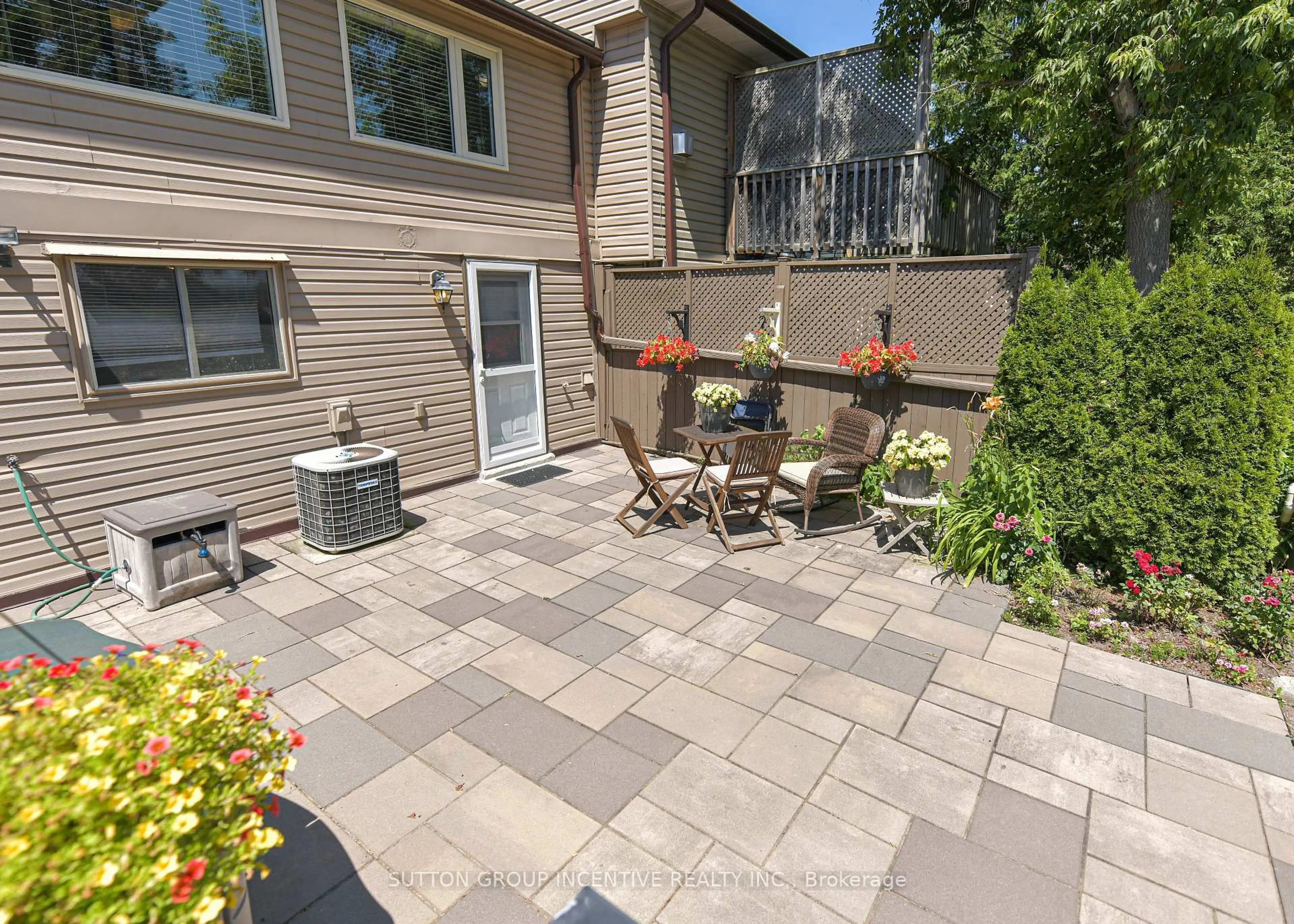 Patio, street for 37 Daphne Cres, Barrie Ontario L4M 2Y7