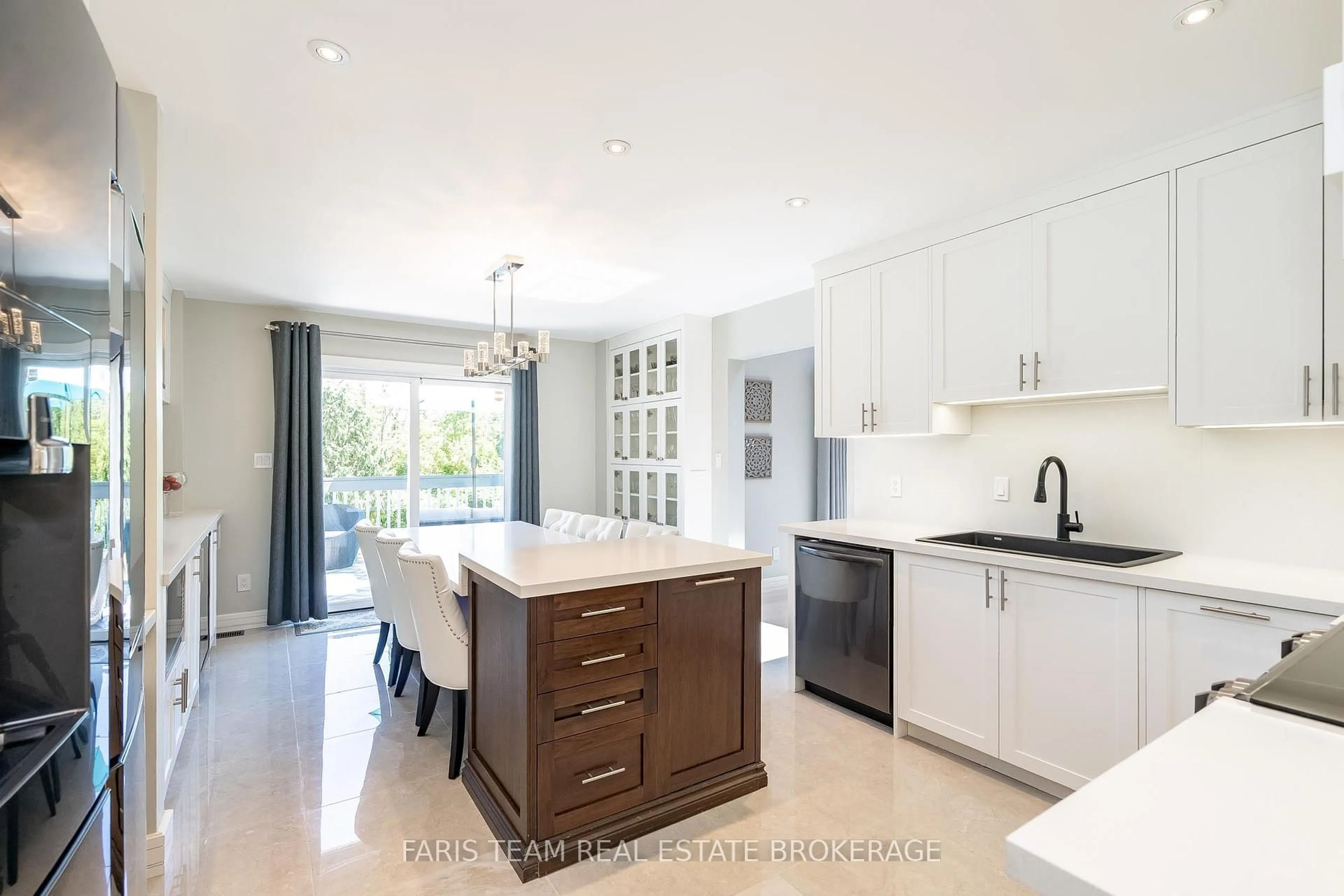 Open concept kitchen, unknown for 249 Medonte Sideroad 2, Oro-Medonte Ontario L0K 1E0