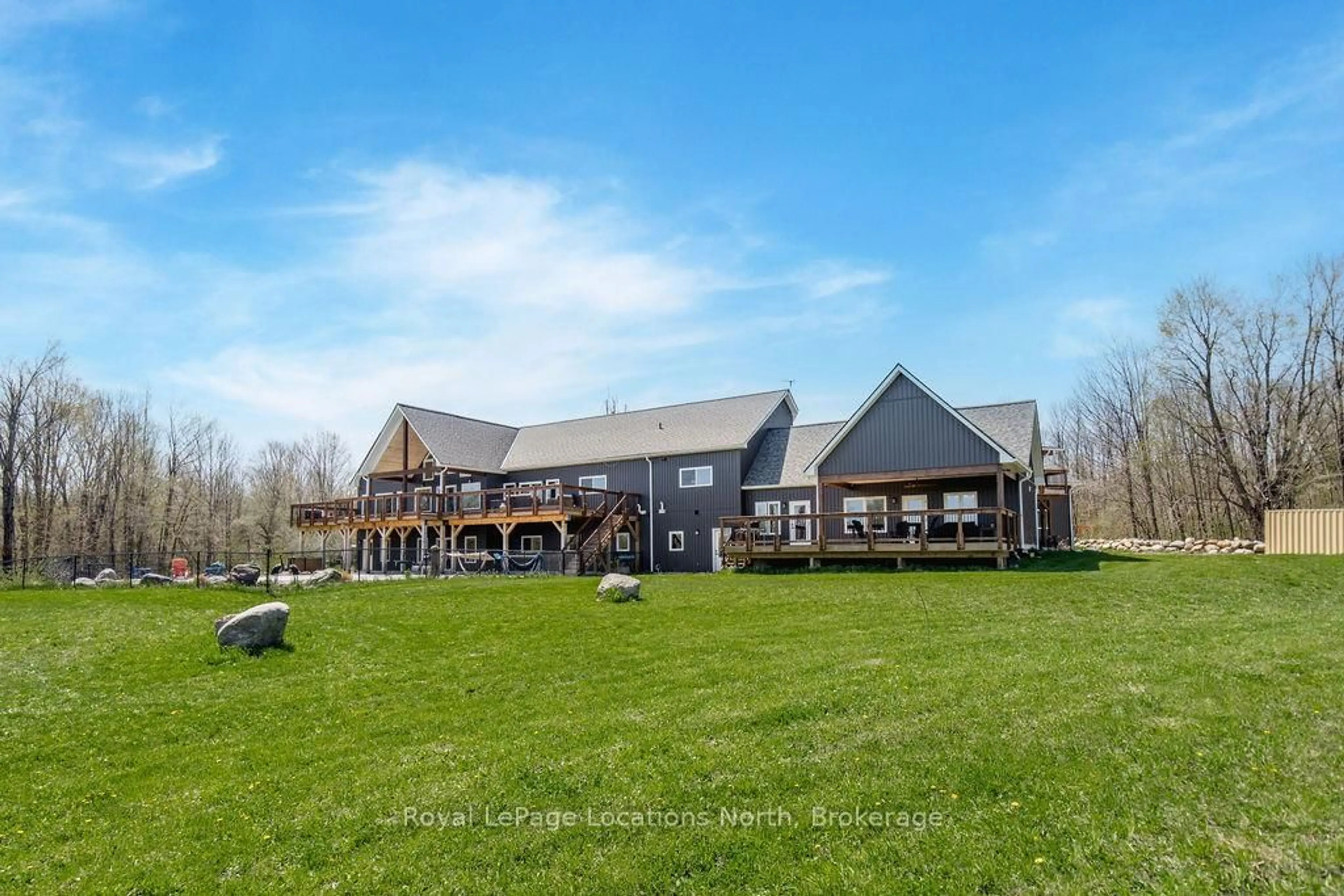 A pic from outside/outdoor area/front of a property/back of a property/a pic from drone, mountain view for 5385 8 Line, Oro-Medonte Ontario L0K 1N0