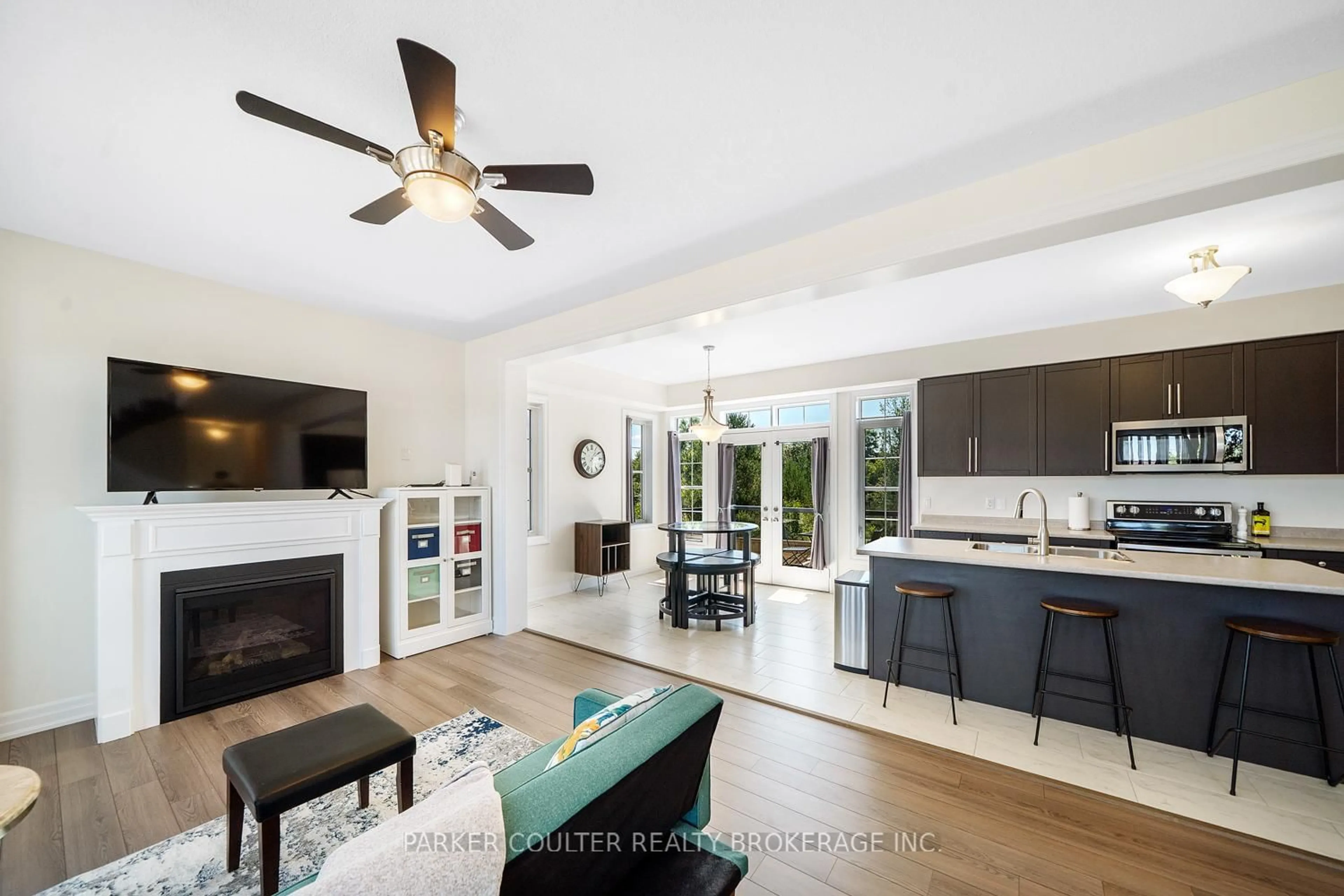 Open concept kitchen, unknown for 204 Lia Dr, Clearview Ontario L0M 1S0