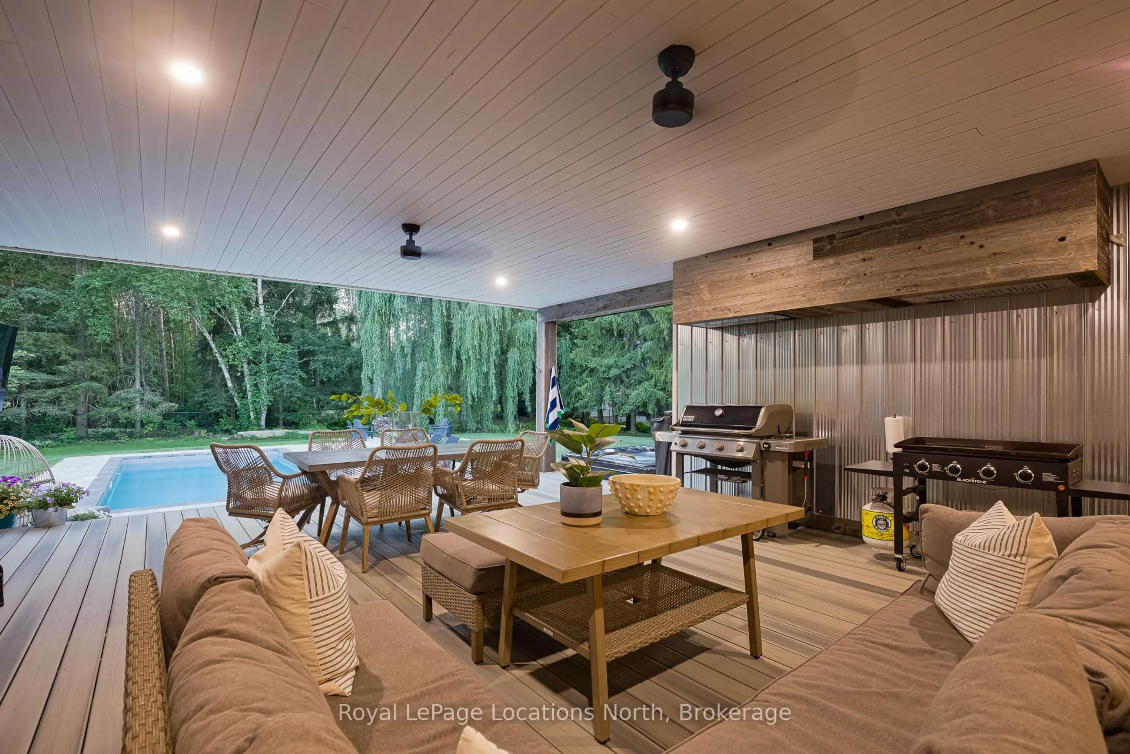 Patio, unknown for 39 Silvercreek Dr, Collingwood Ontario L9Y 4W9
