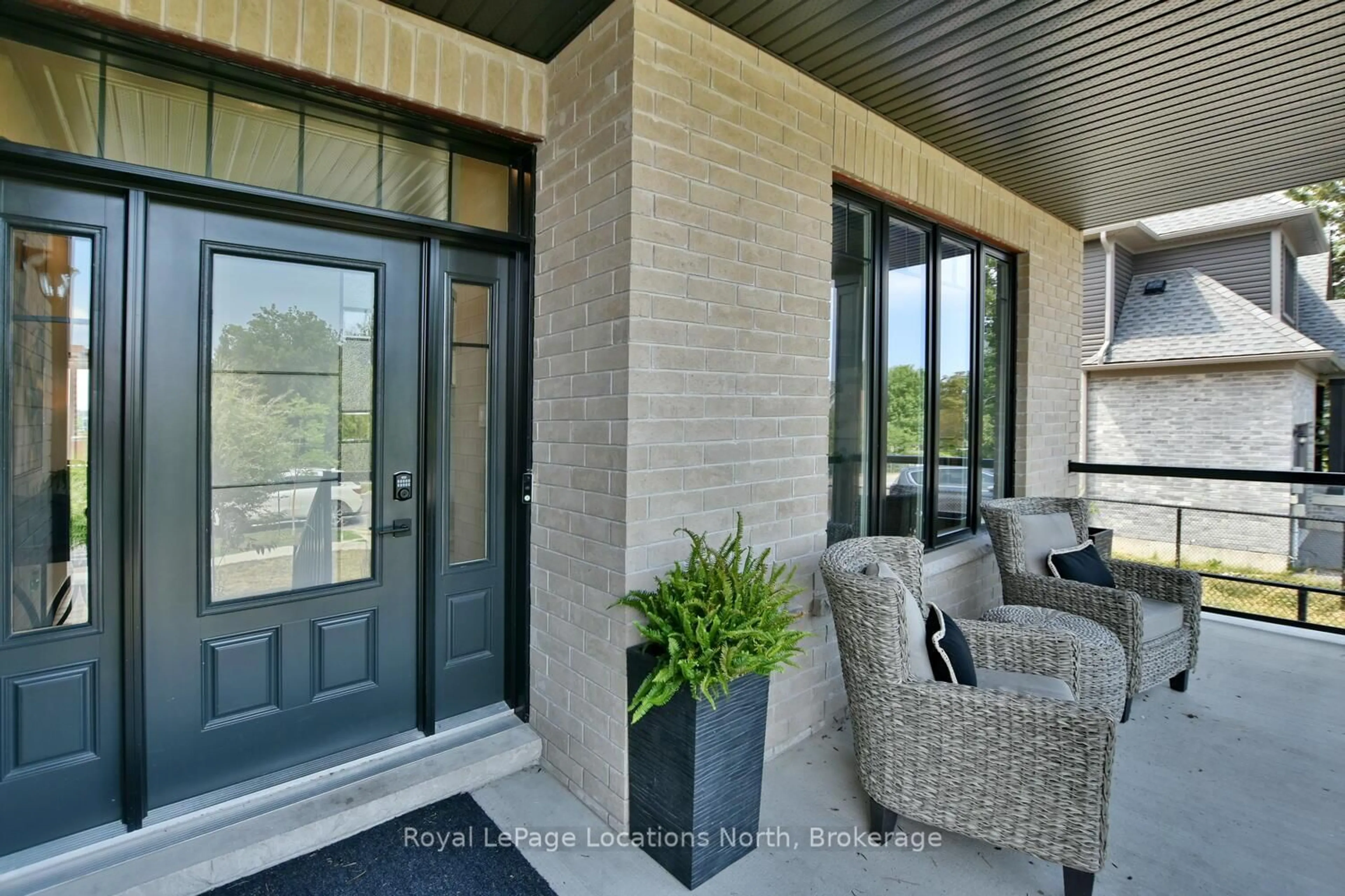 Indoor entryway for 10 Dey Dr, Collingwood Ontario L9Y 3Y8