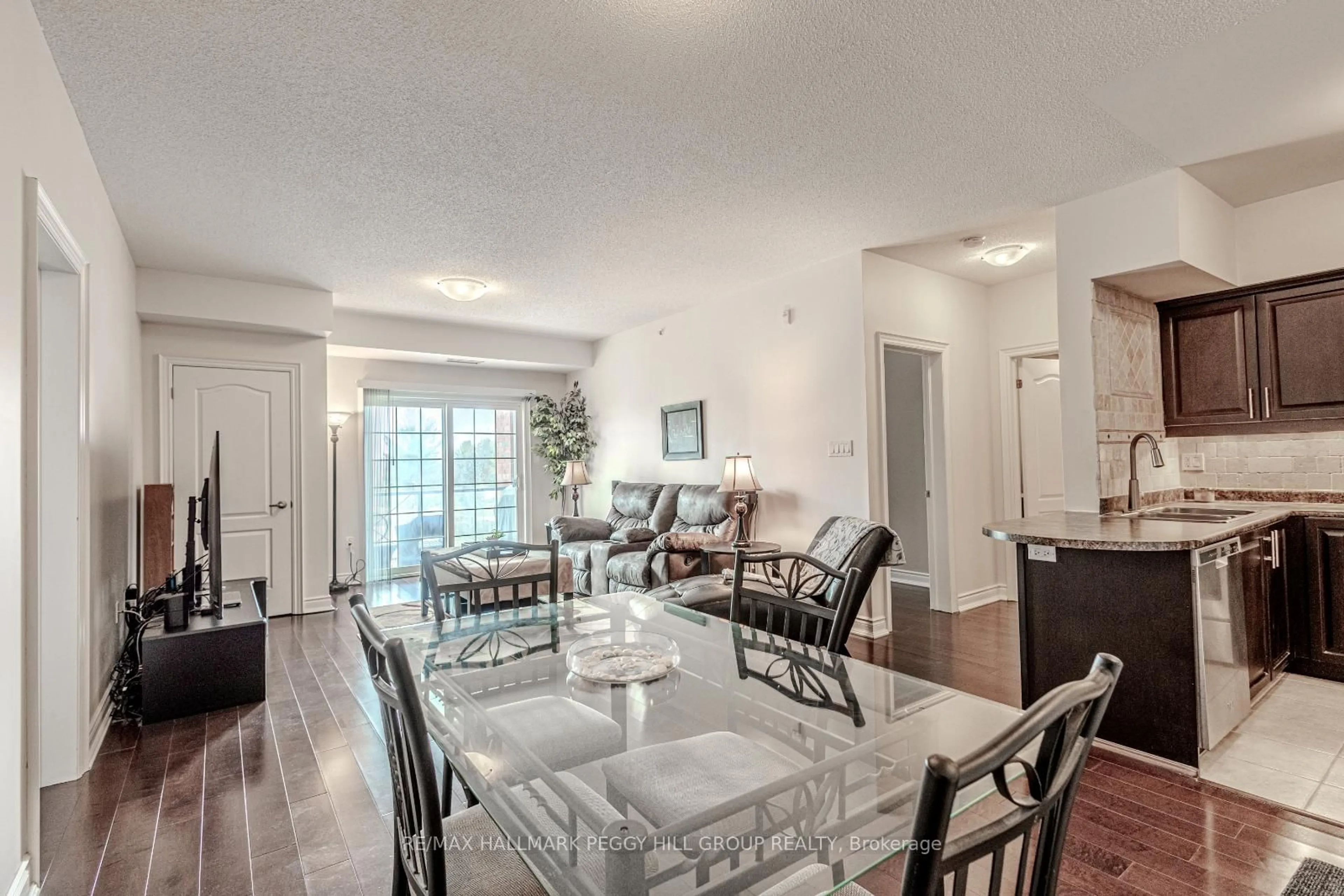 Dining room, unknown for 43 Ferndale Dr #305, Barrie Ontario L4N 5W6