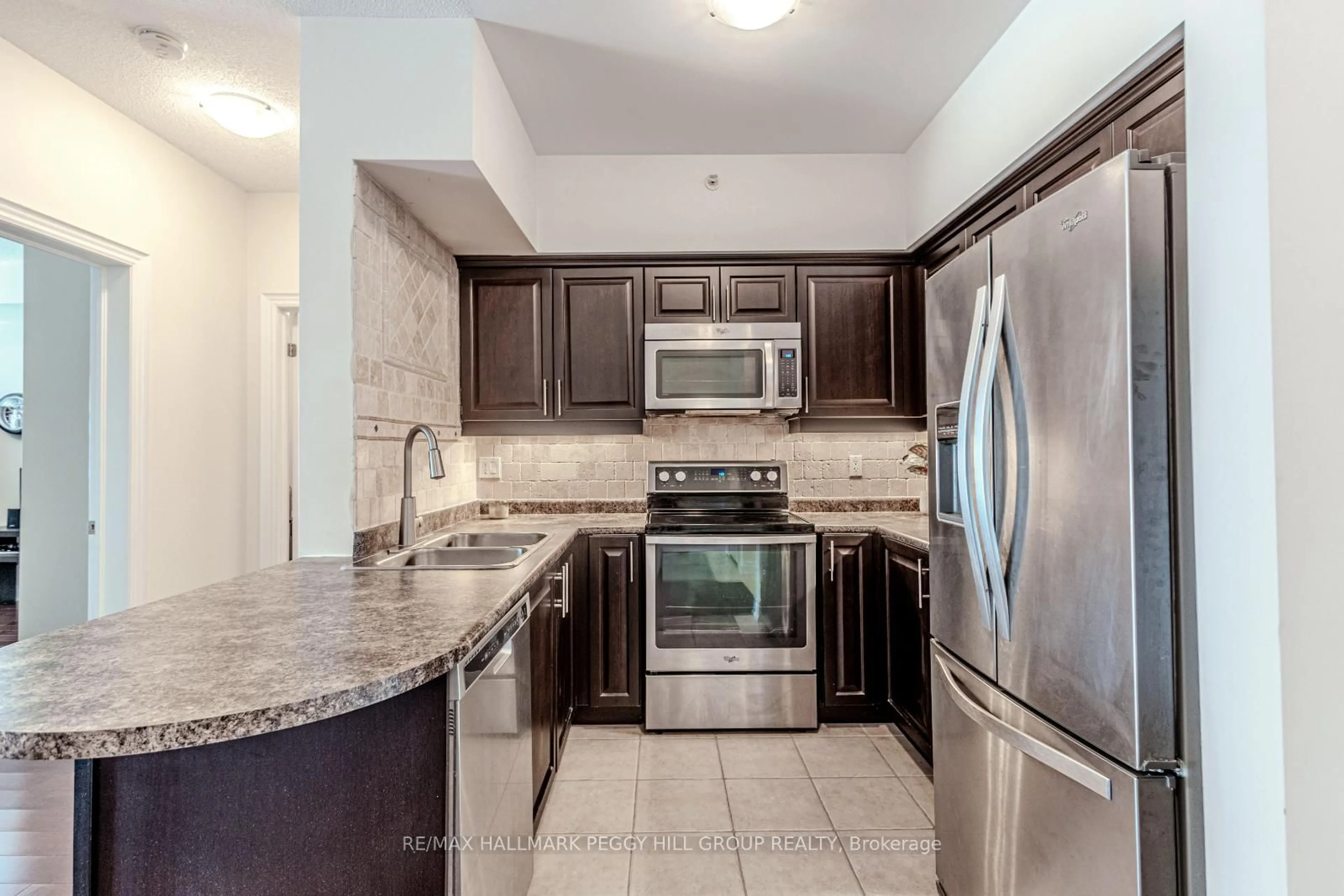 Standard kitchen, ceramic/tile floor for 43 Ferndale Dr #305, Barrie Ontario L4N 5W6