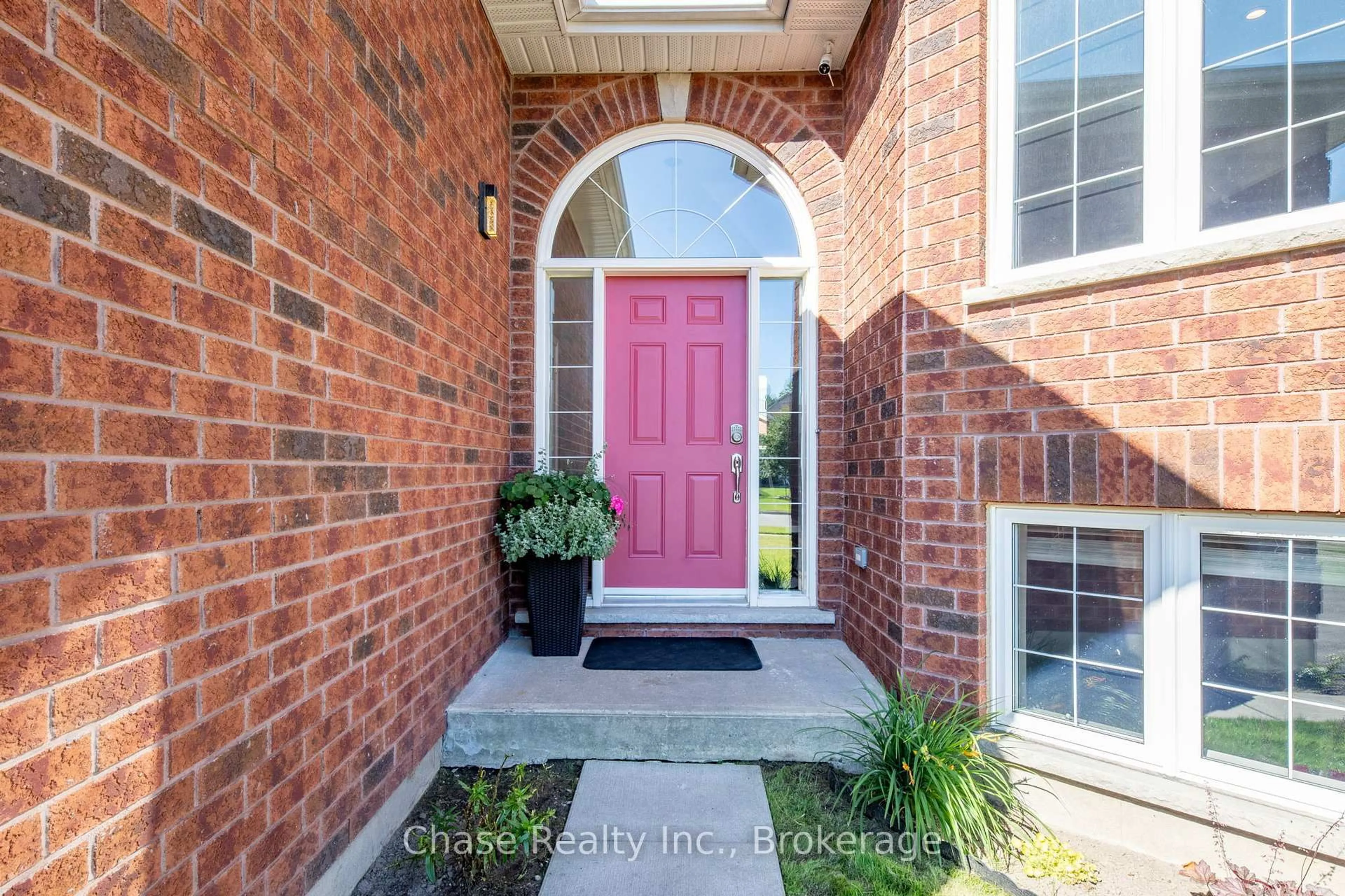 Indoor entryway for 18 St Amant Rd, Penetanguishene Ontario L9M 0A1