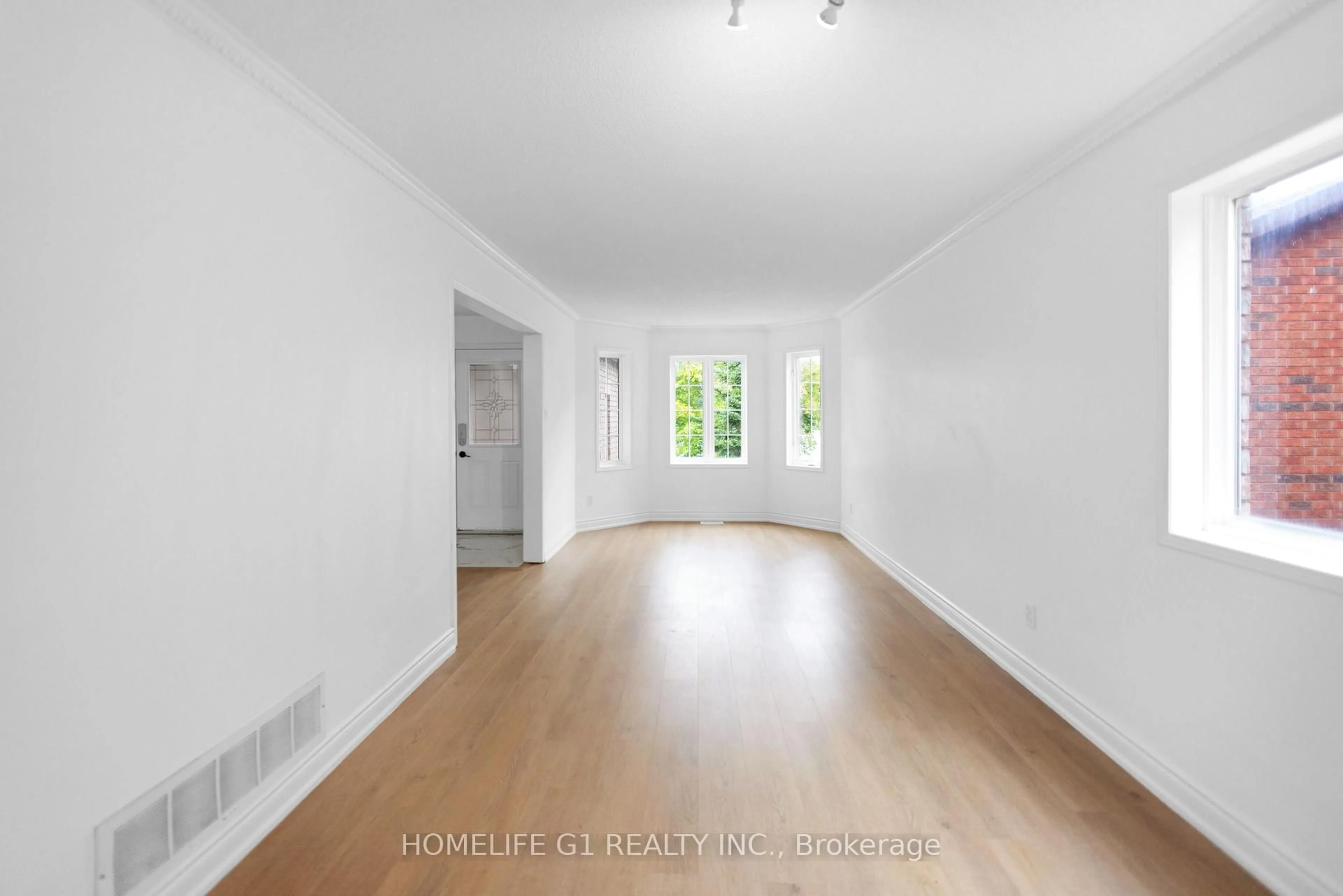 A pic of a room for 9 Hodgson Dr, Barrie Ontario L4N 7Y2