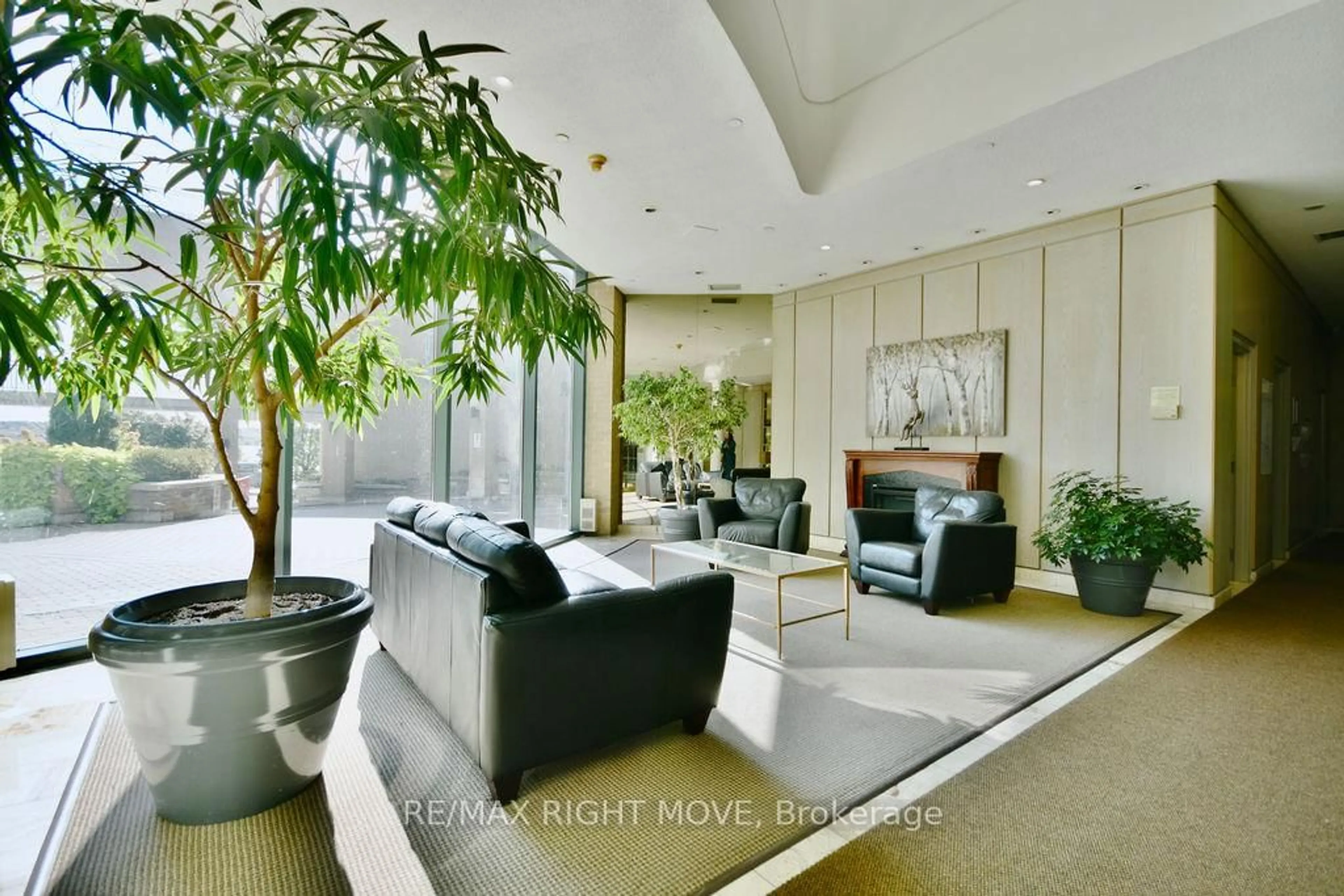 Lobby for 150 Dunlop St #1108, Barrie Ontario L4M 6H1